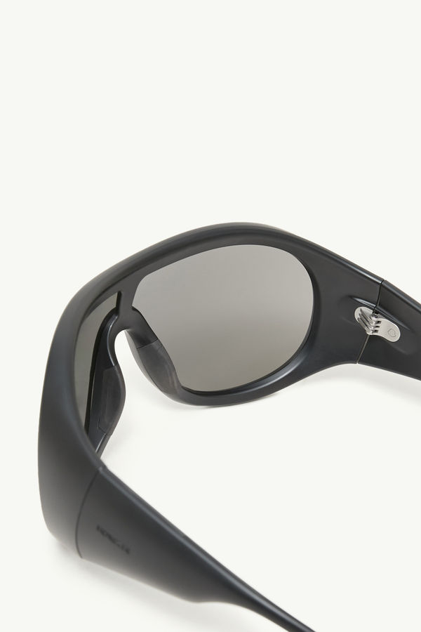 Lunettes de soleil ovales Thyra Mixte Noir Mat Moncler 4