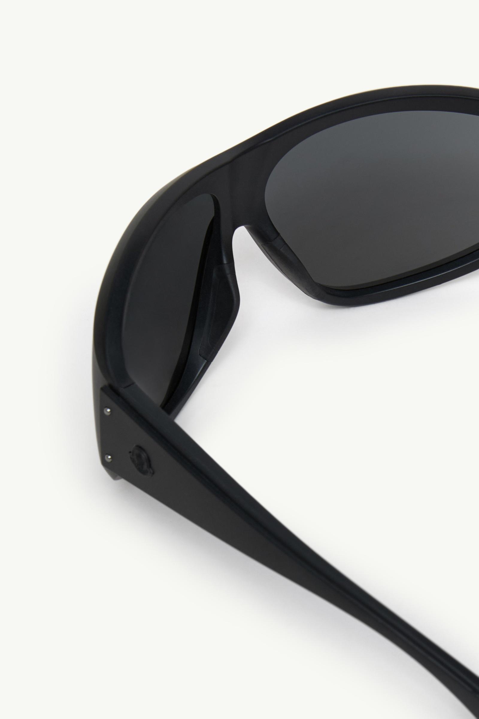 モンクレールサングラス Matte Black Thyra Oval Sunglasses - Sunglasses for Men | Moncler US