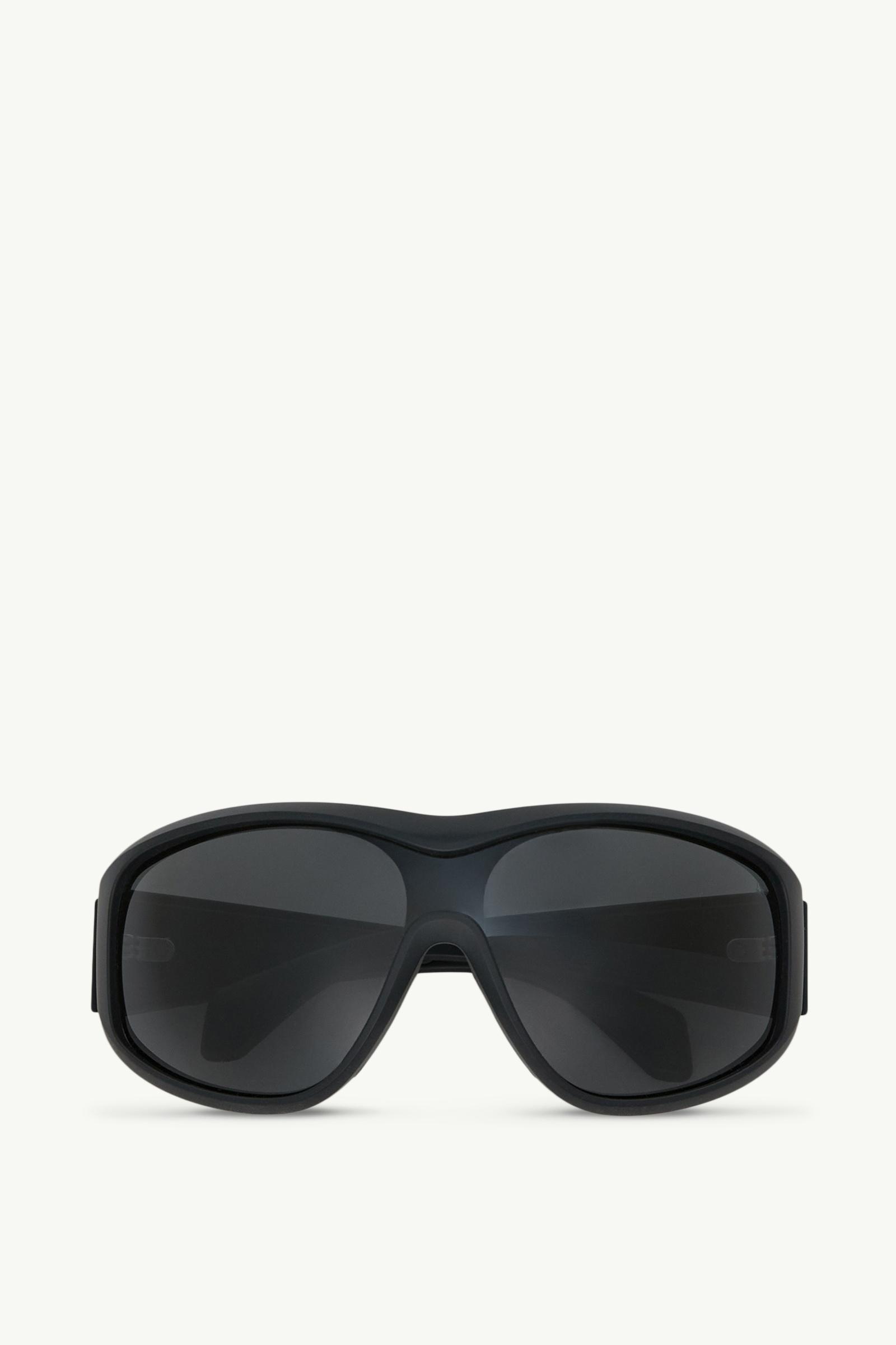 Matte Black Thyra Oval Sunglasses - Sunglasses for Men | Moncler US