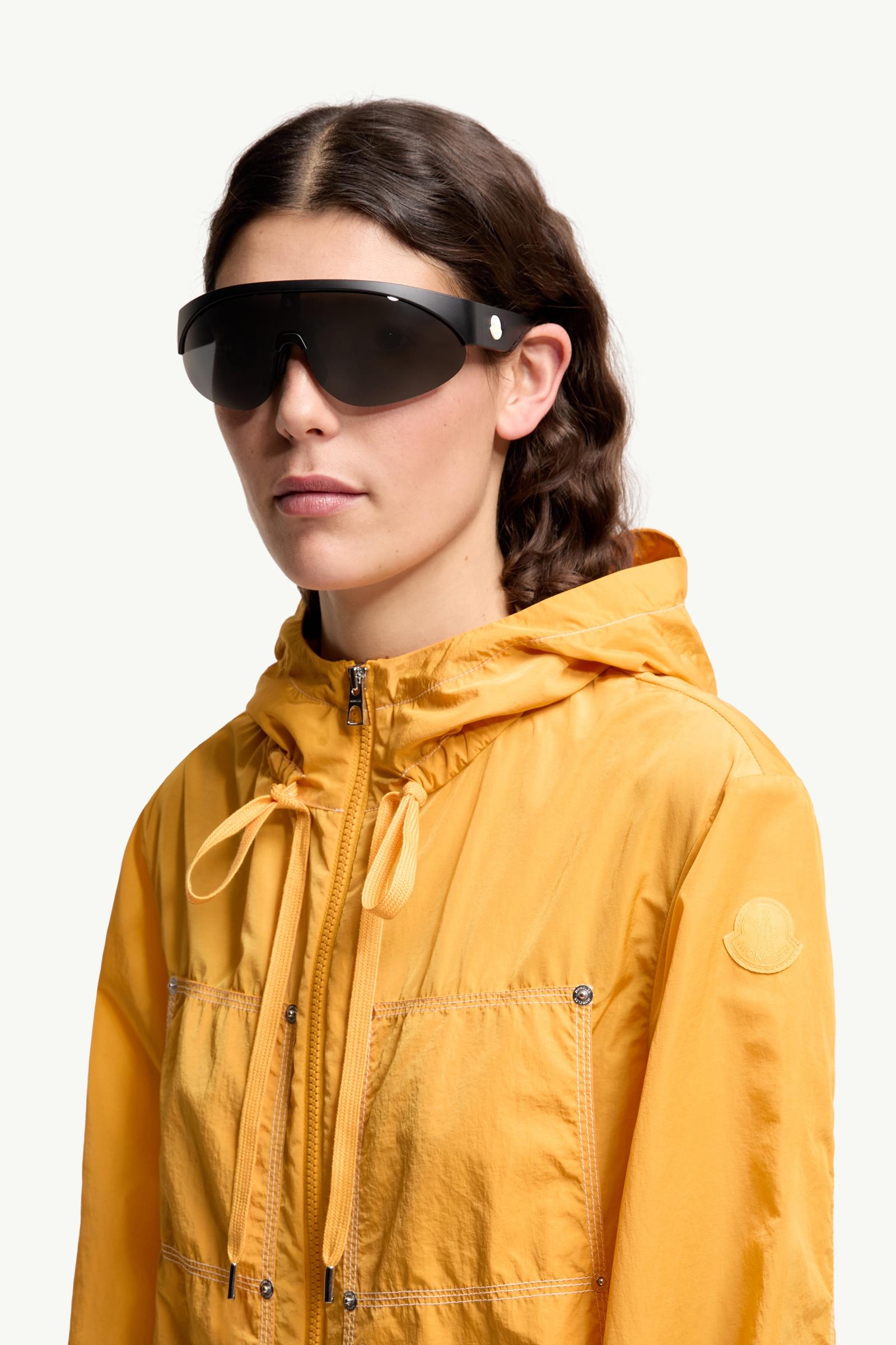 Matte Black Myrr Oval Sunglasses - Sunglasses for Men | Moncler US