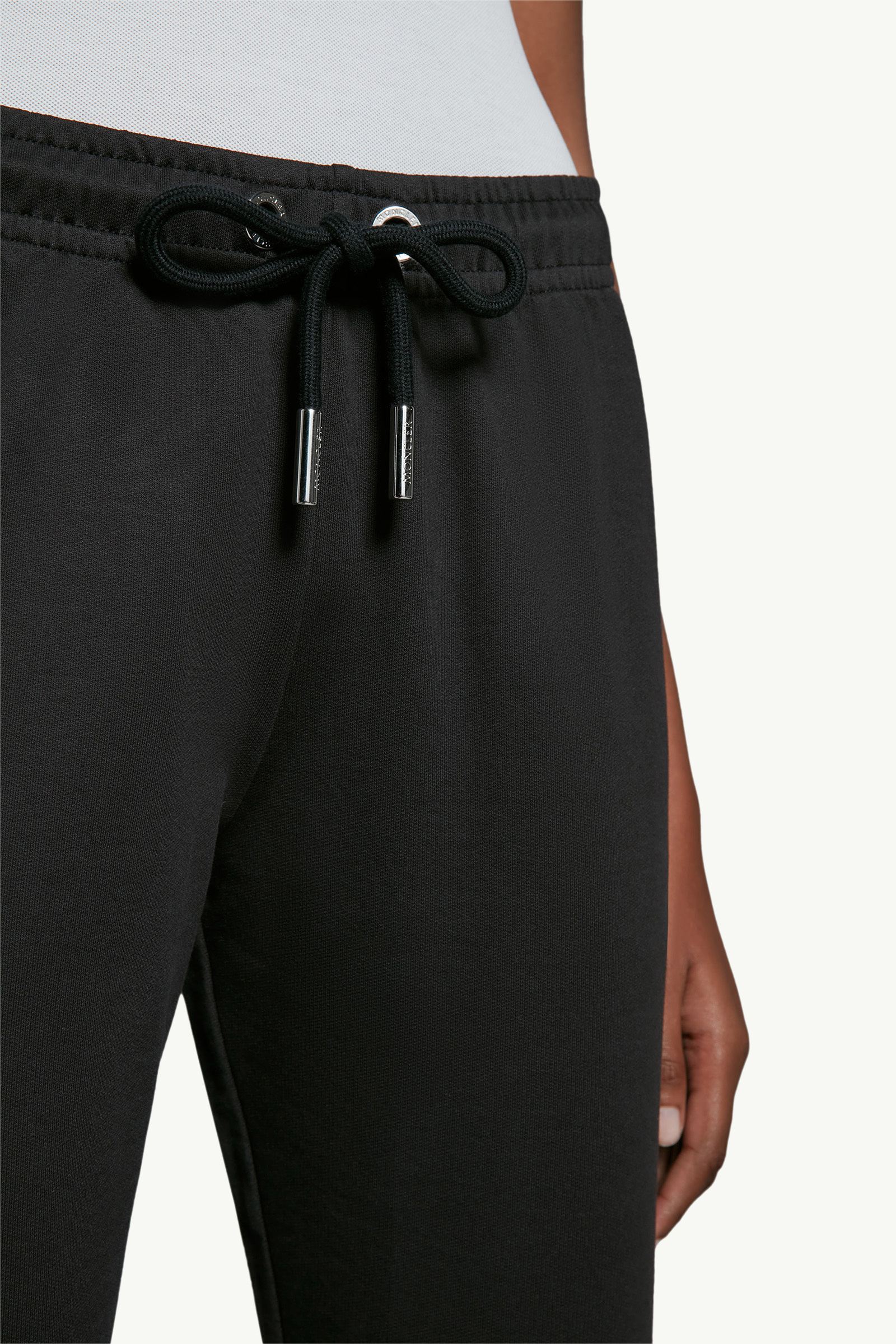 MONCLER ブラックパンツ レディース ブラック スウェットパンツ : パンツ＆ショーツ 向けの