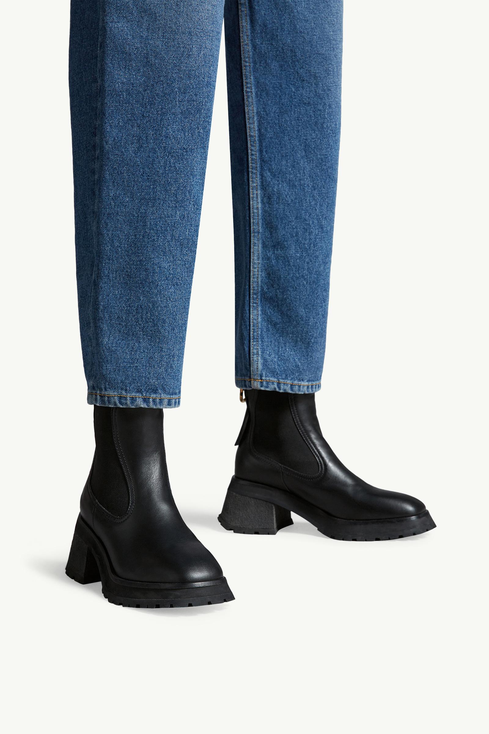 Gigi Leather Chelsea Boots Women Black Moncler 1
