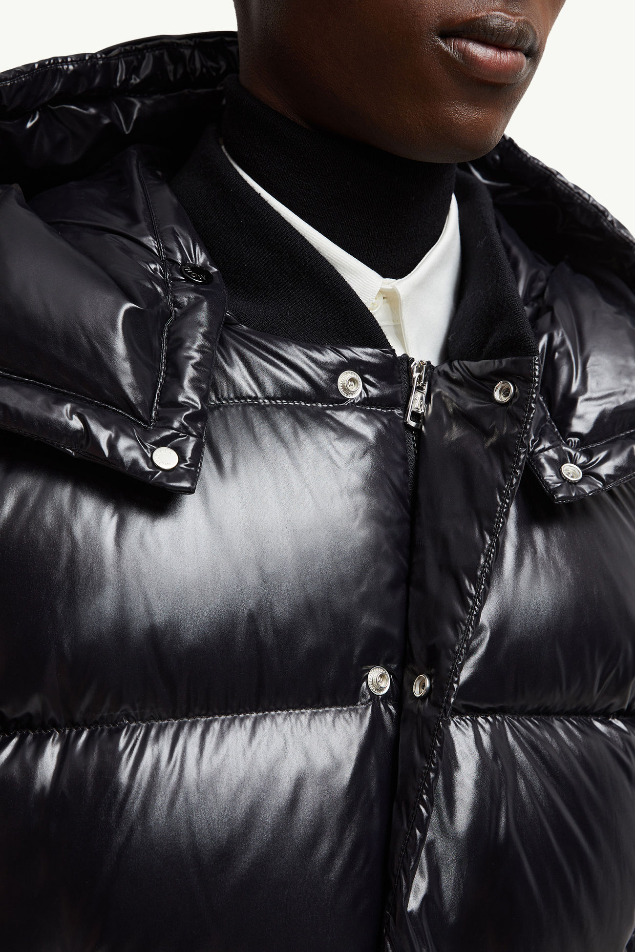 Plumífero corto con capucha Maljasset Hombre Negro Moncler 6