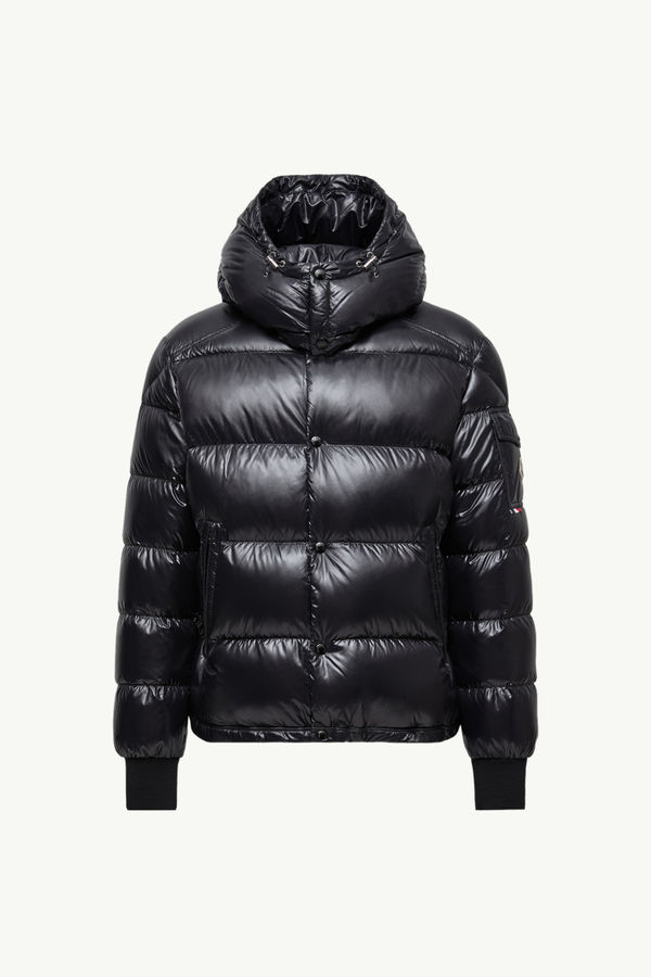 https://moncler-cdn.thron.com/api/v1/content-delivery/shares/dpx6uv/contents/J20911A000065963V999_F/image/J20911A000065963V999_F
