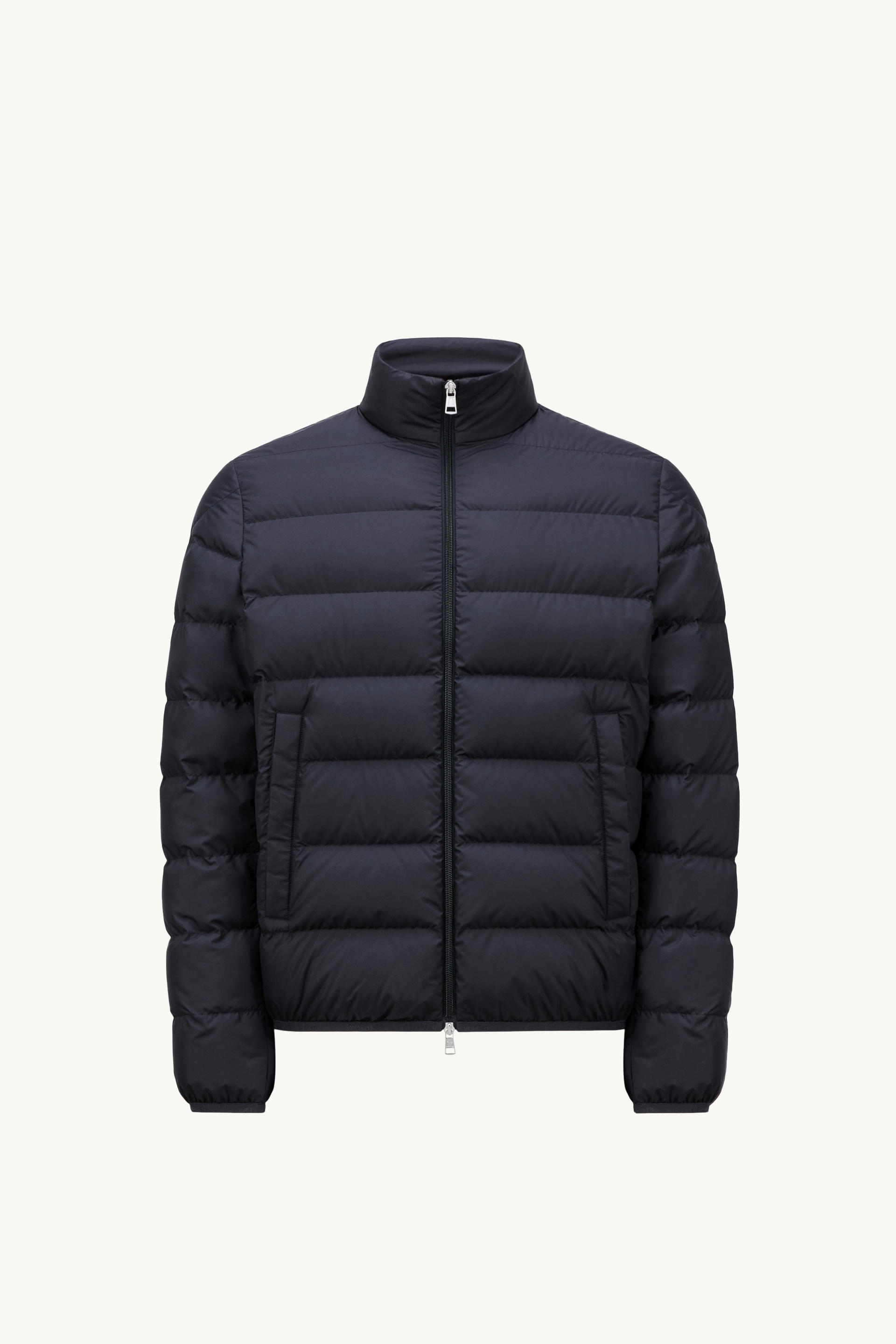 https://moncler-cdn.thron.com/api/v1/content-delivery/shares/dpx6uv/contents/J20911A0007754A81778_F/image/J20911A0007754A81778_F