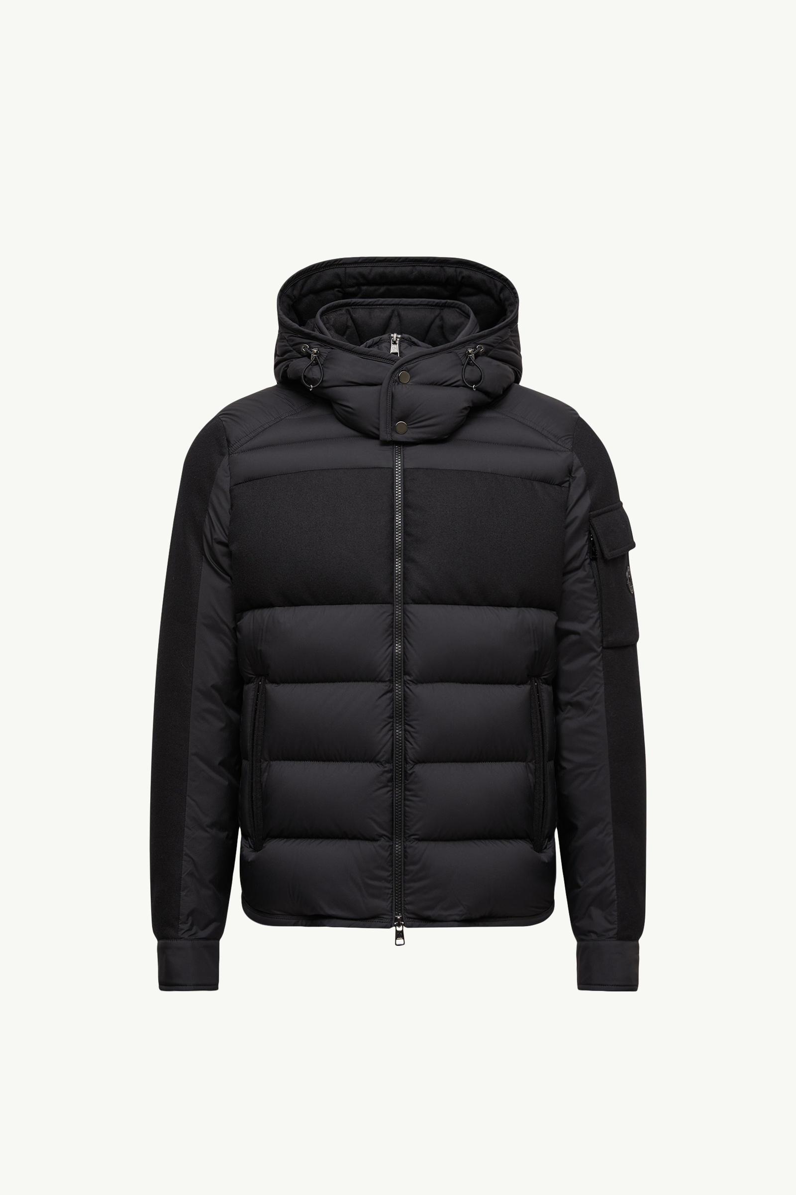 https://moncler-cdn.thron.com/api/v1/content-delivery/shares/dpx6uv/contents/J20911A00103596K7U99_F/image/J20911A00103596K7U99_F