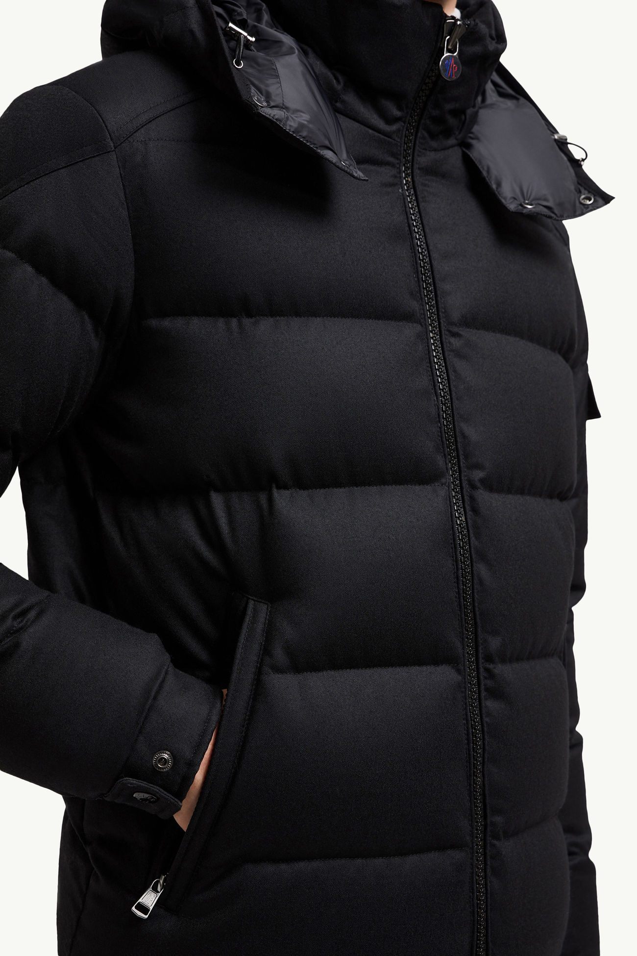 Piumino corto in flanella di lana con cappuccio Montgenevre Uomo Nero Moncler 5