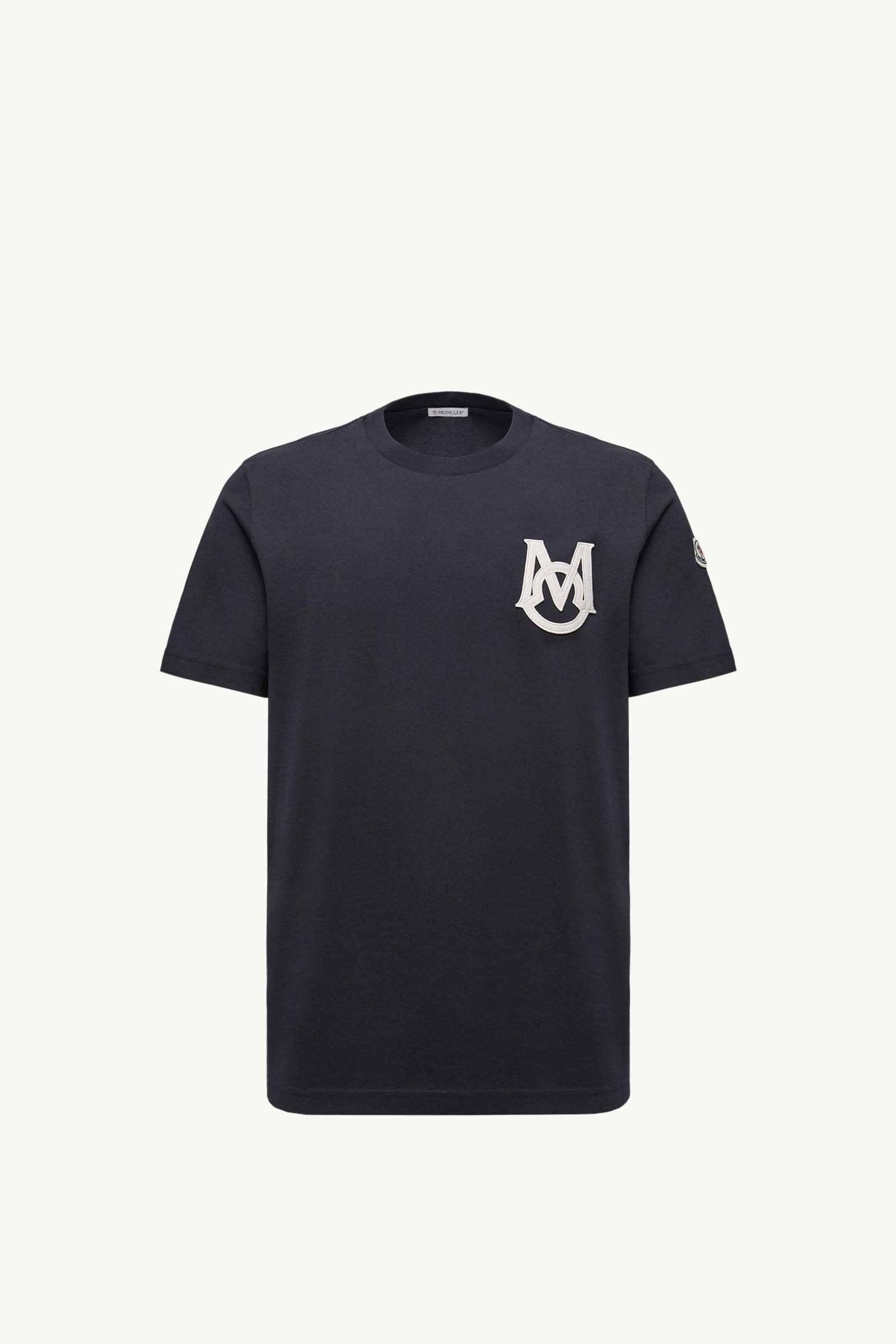 https://moncler-cdn.thron.com/api/v1/content-delivery/shares/dpx6uv/contents/J20918C000218390T778_F/image/J20918C000218390T778_F