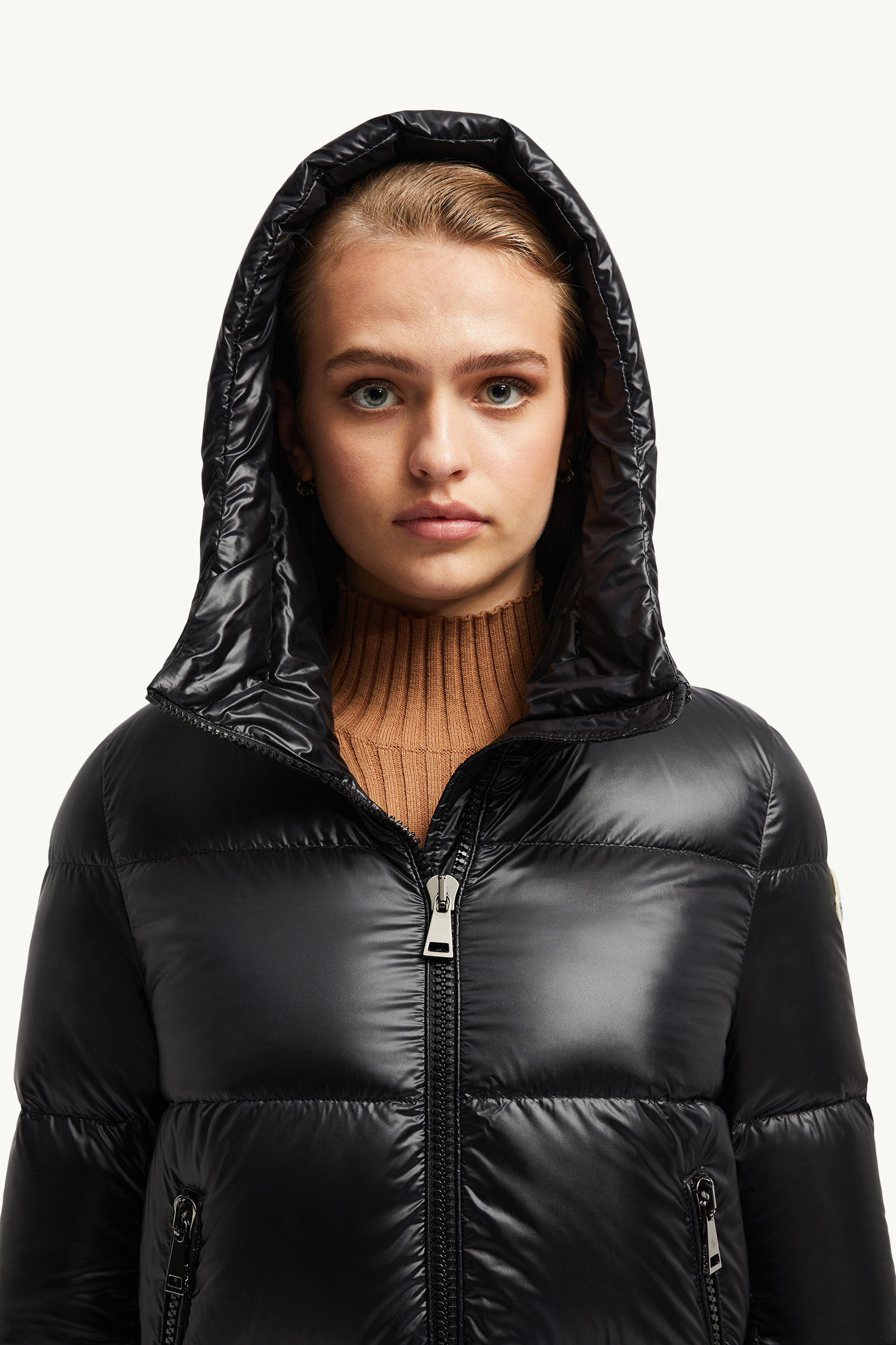 Seritte Hooded Short Down Jacket Women Black Moncler 1
