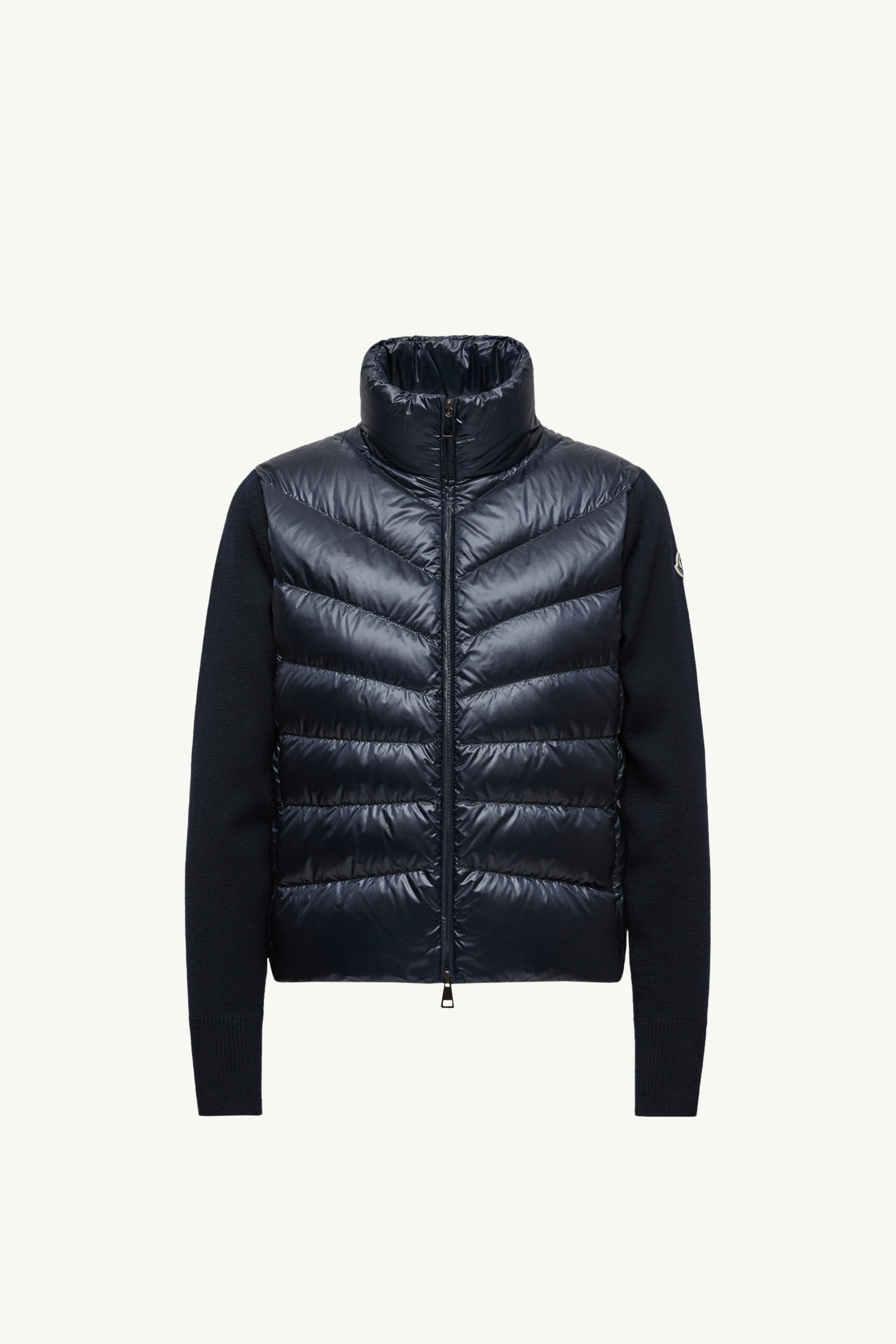 https://moncler-cdn.thron.com/api/v1/content-delivery/shares/dpx6uv/contents/J20939B00024M1131U78_F/image/J20939B00024M1131U78_F