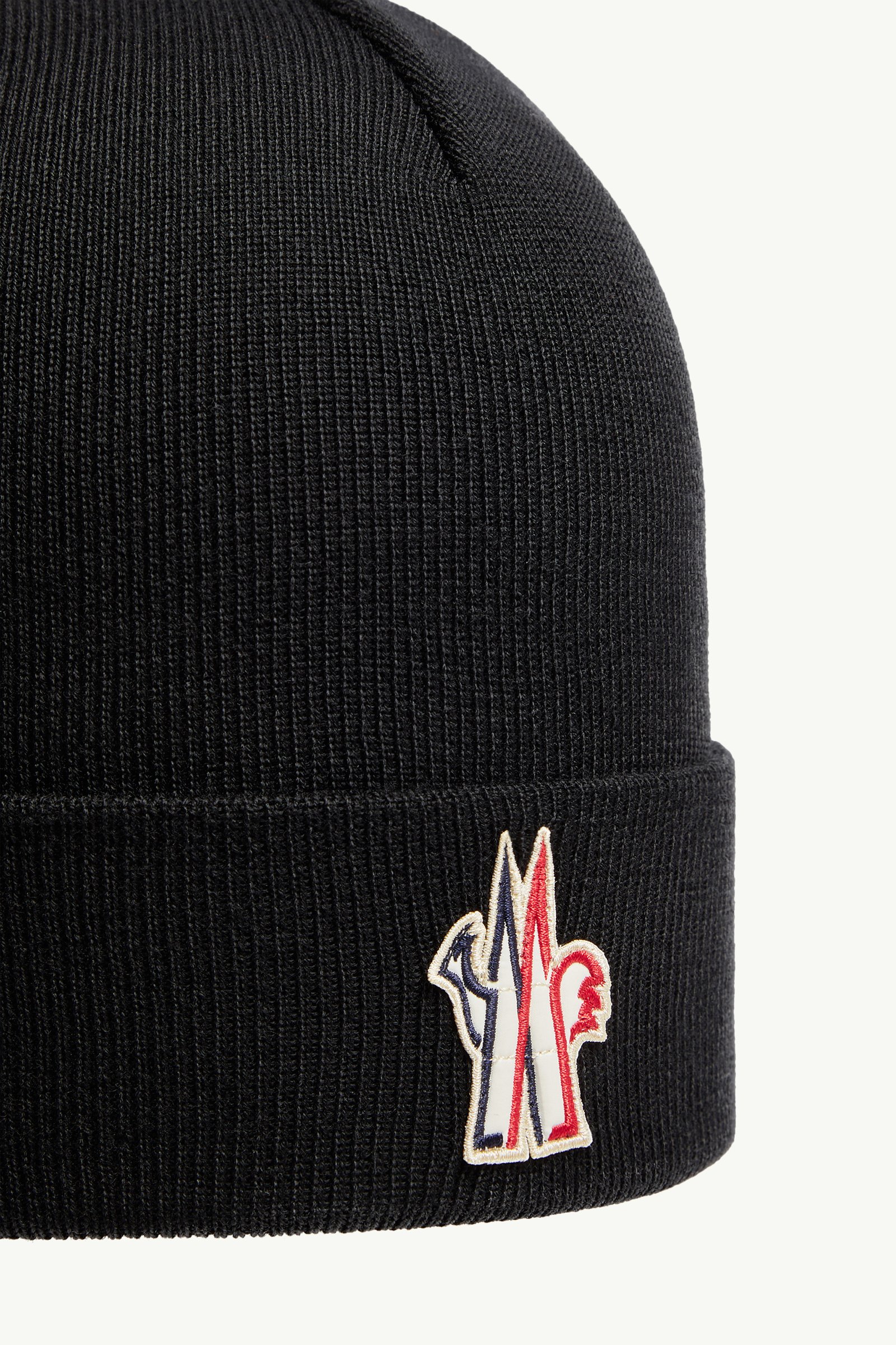 ⭐︎MONCLER ⭐︎ブラック ニット帽 ファー付きポンポン ニット帽 ポンポン MONCLER(モンクレール) - 海外通販のBUYMA