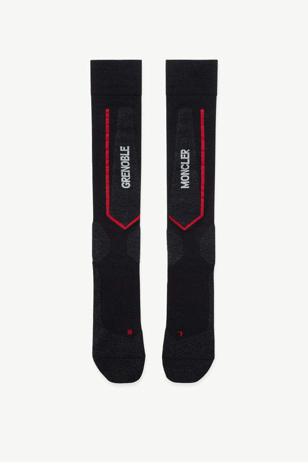 https://moncler-cdn.thron.com/api/v1/content-delivery/shares/dpx6uv/contents/J20973G00008M5092P95_F/image/J20973G00008M5092P95_F