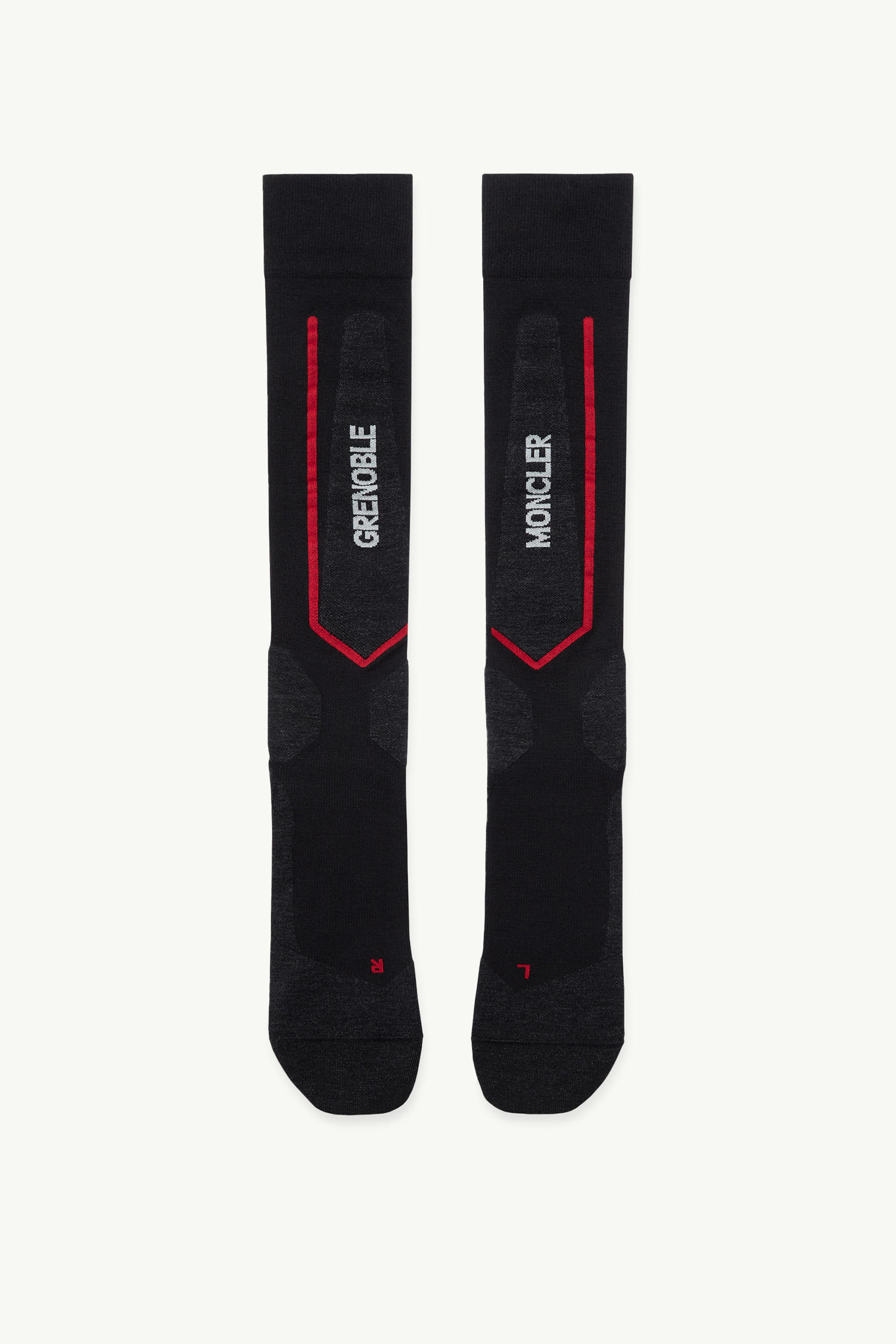 https://moncler-cdn.thron.com/api/v1/content-delivery/shares/dpx6uv/contents/J20973G00008M5092P95_F/image/J20973G00008M5092P95_F