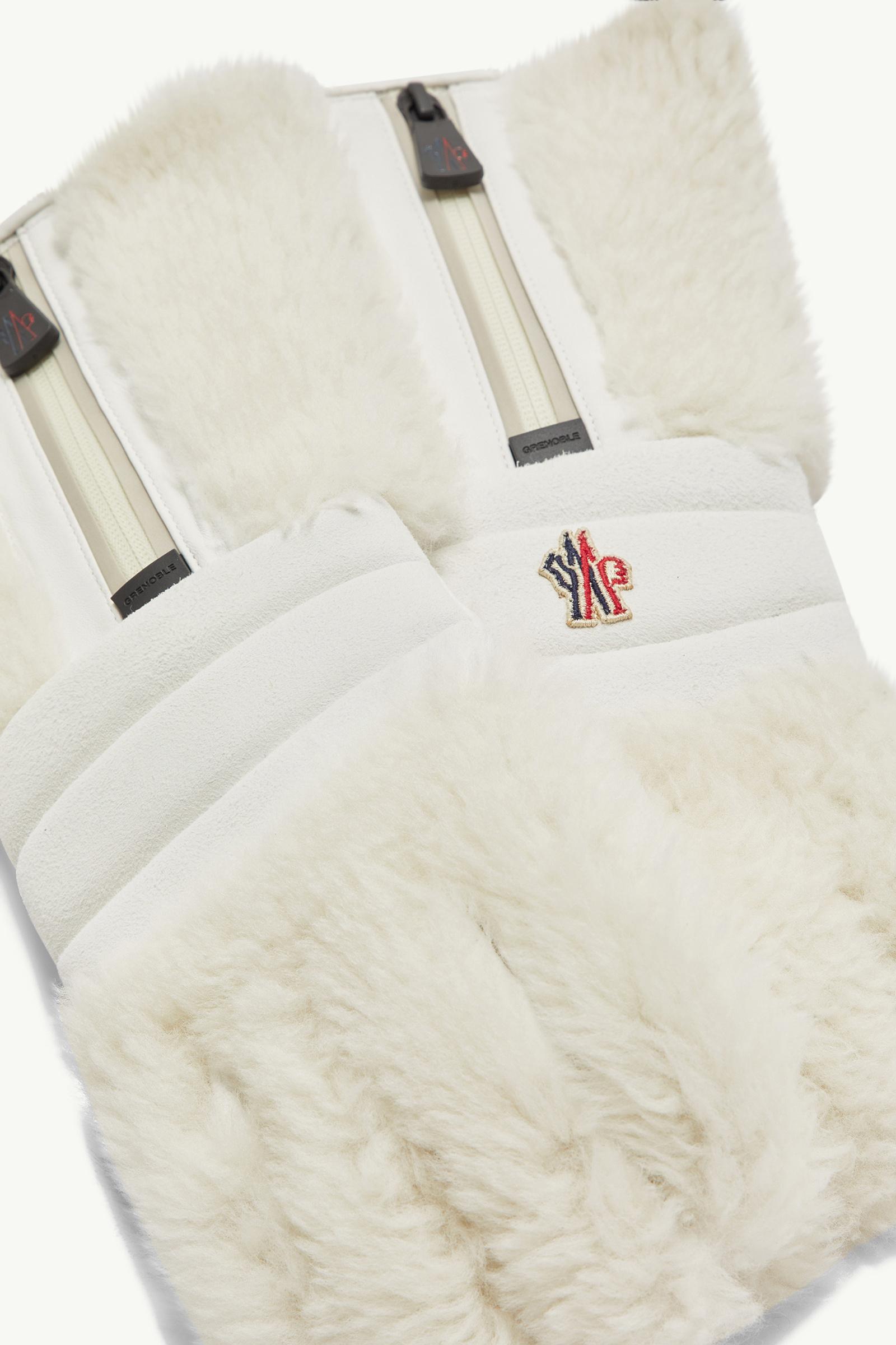 MONCLER ホワイト フリンジ マフラー　4K88 moscarf.jpg
