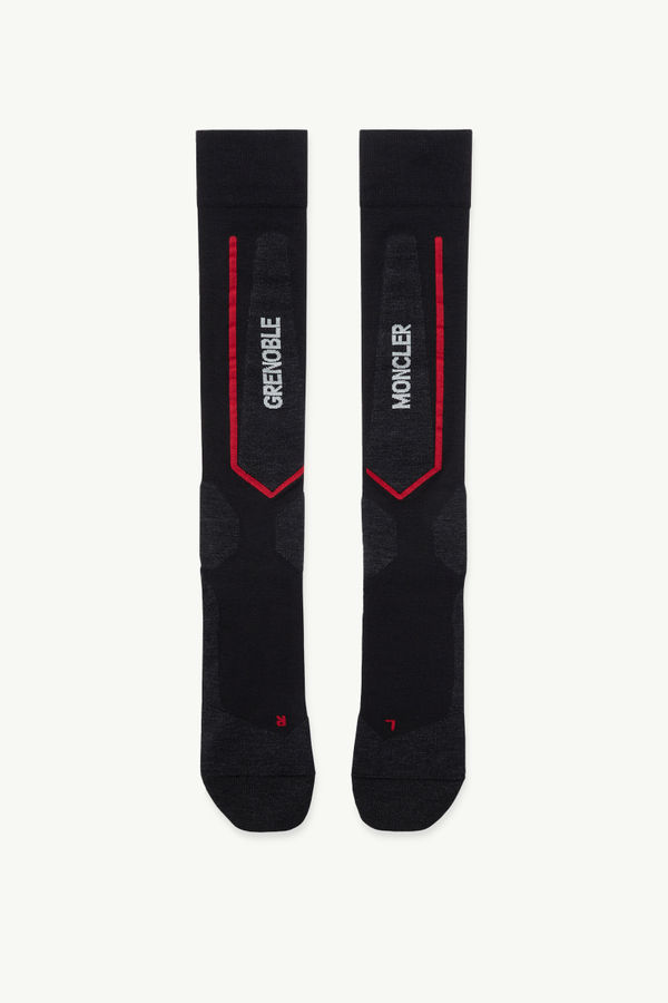 https://moncler-cdn.thron.com/api/v1/content-delivery/shares/dpx6uv/contents/J20983G00037M5092P95_F/image/J20983G00037M5092P95_F