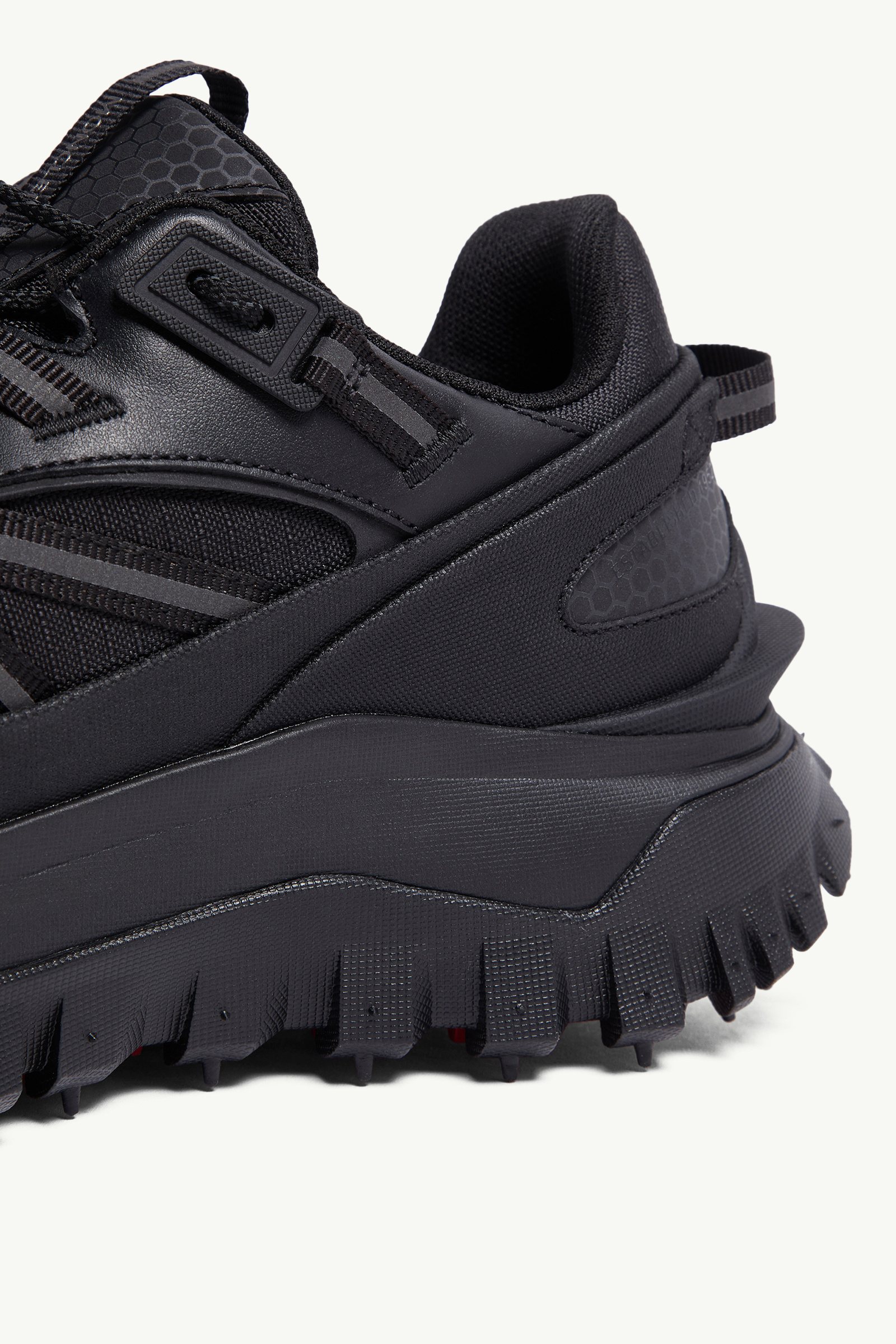 【関税&送料込】Moncler Trailgrip Gtx Sneakers 22798023_52863607_600.jpg