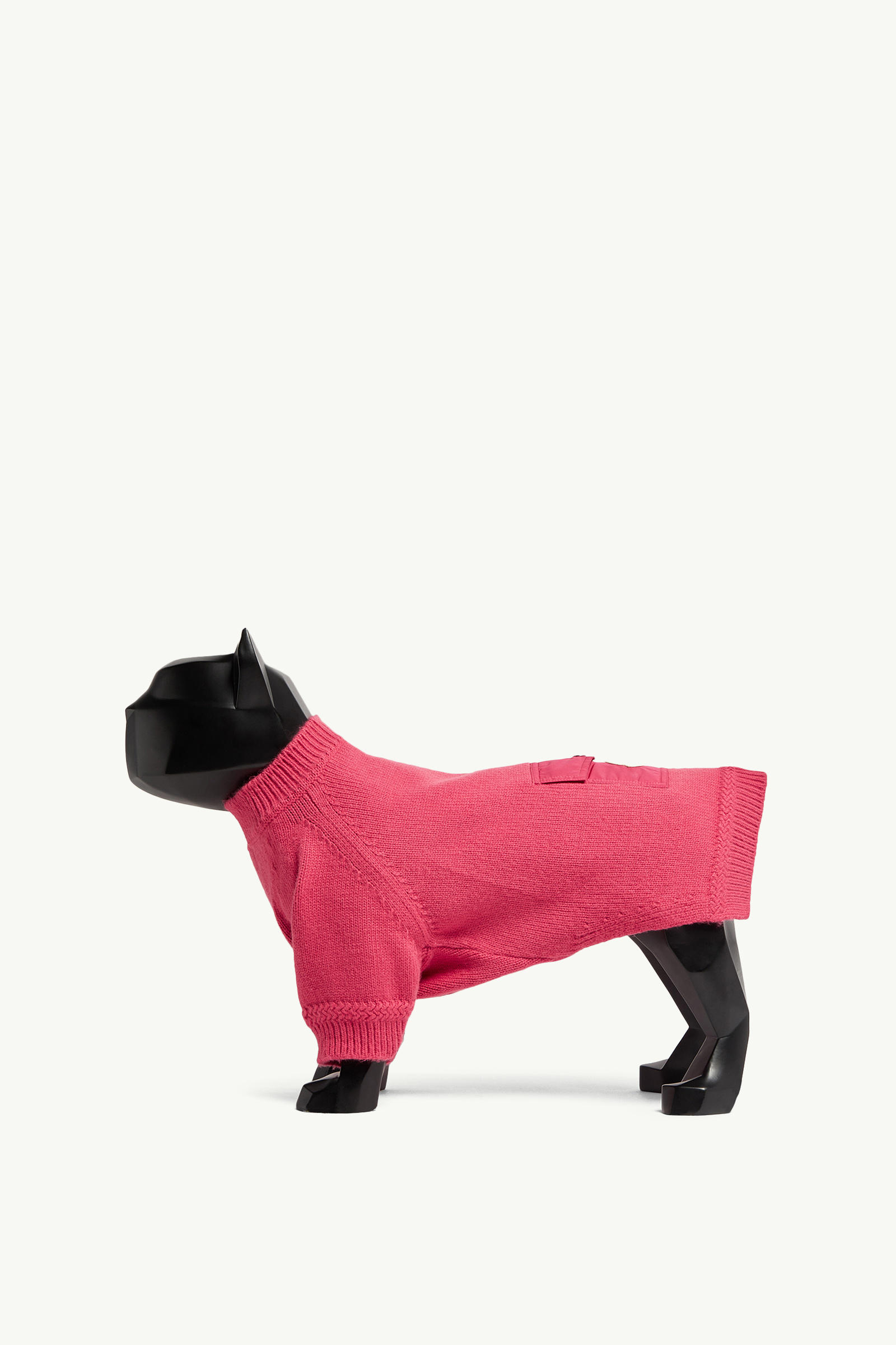 https://moncler-cdn.thron.com/api/v1/content-delivery/shares/dpx6uv/contents/J209O3G00006M4364P55_F/image/J209O3G00006M4364P55_F