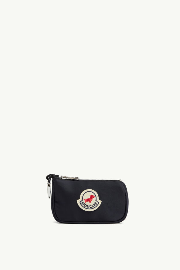 https://moncler-cdn.thron.com/api/v1/content-delivery/shares/dpx6uv/contents/J209O3G00019539AY778_F/image/J209O3G00019539AY778_F