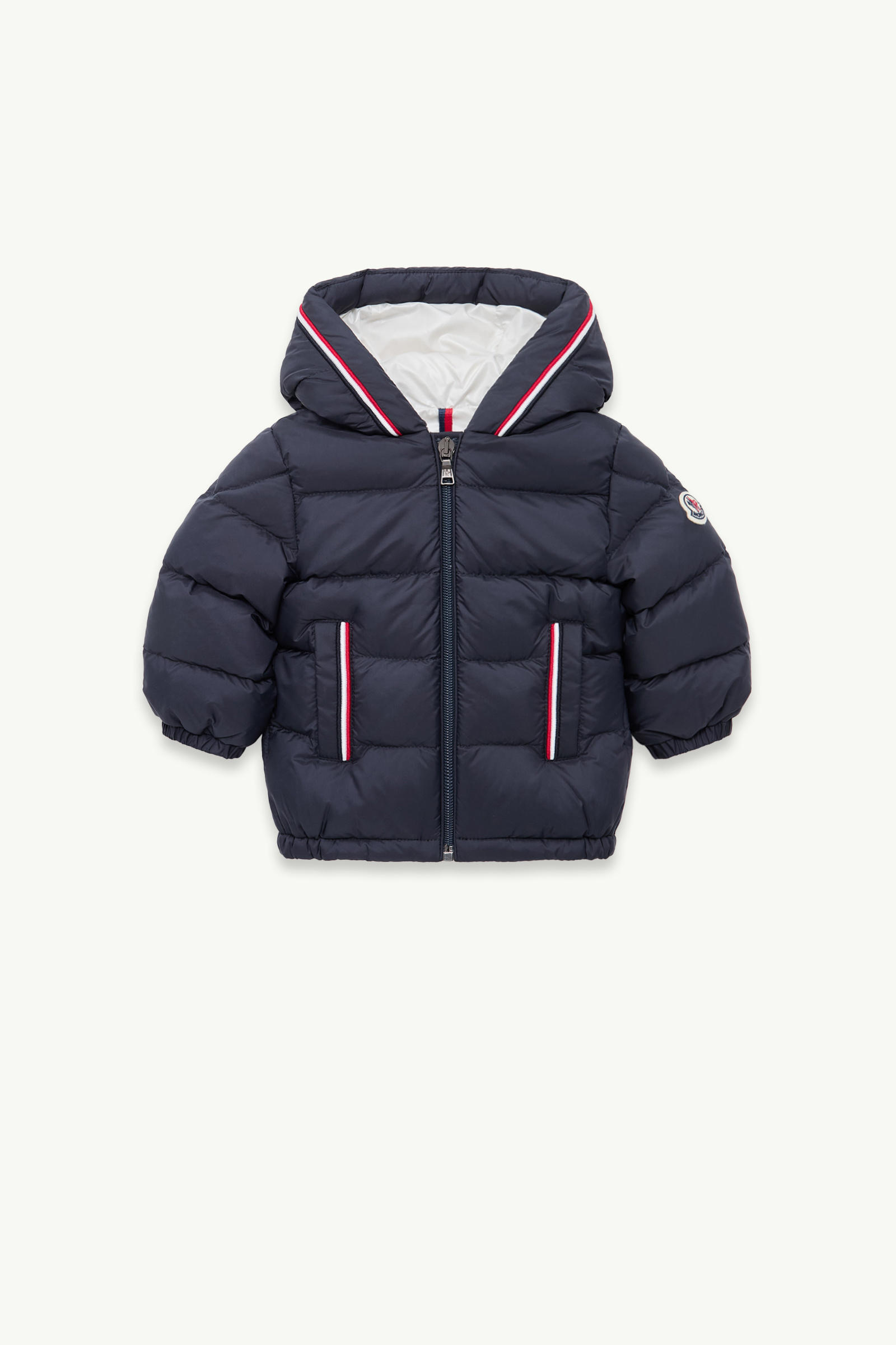 https://moncler-cdn.thron.com/api/v1/content-delivery/shares/dpx6uv/contents/J29511A000365968E742_F/image/J29511A000365968E742_F