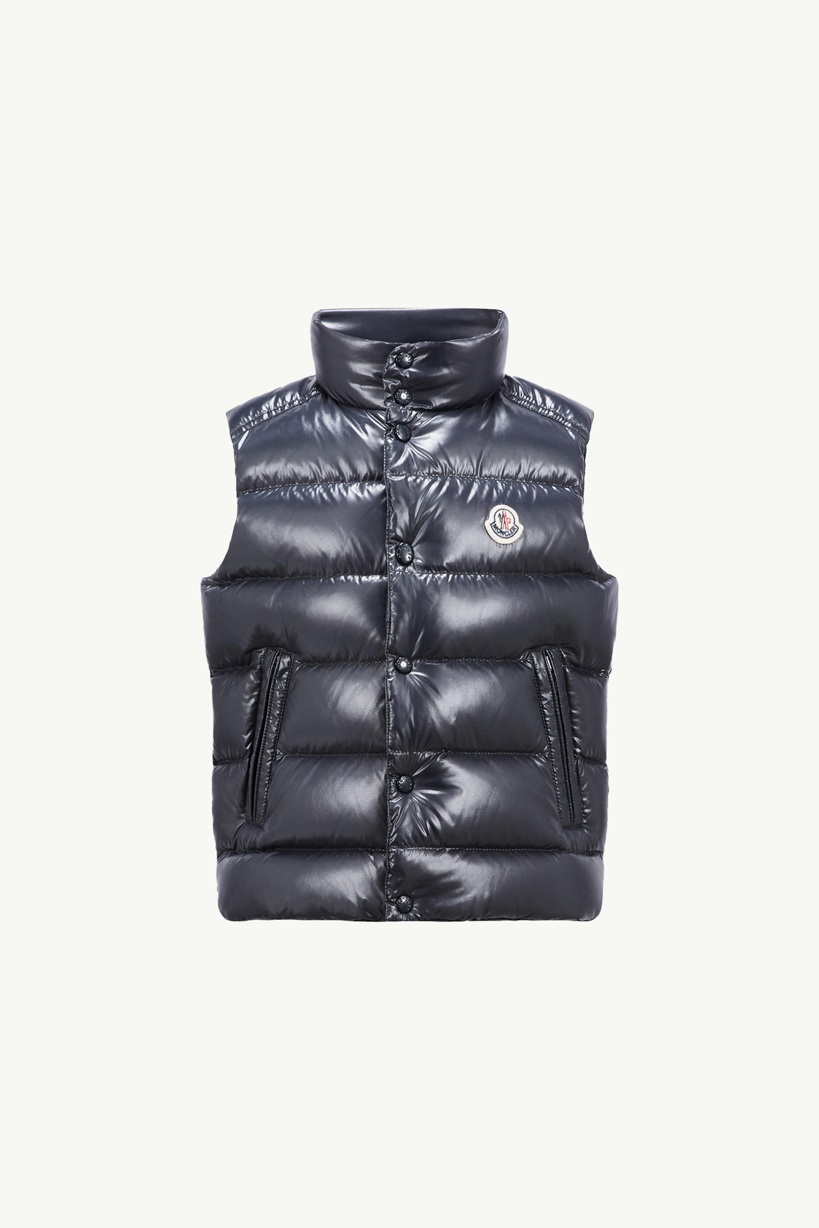 https://moncler-cdn.thron.com/api/v1/content-delivery/shares/dpx6uv/contents/J29541A1262068950U42_F/image/J29541A1262068950U42_F