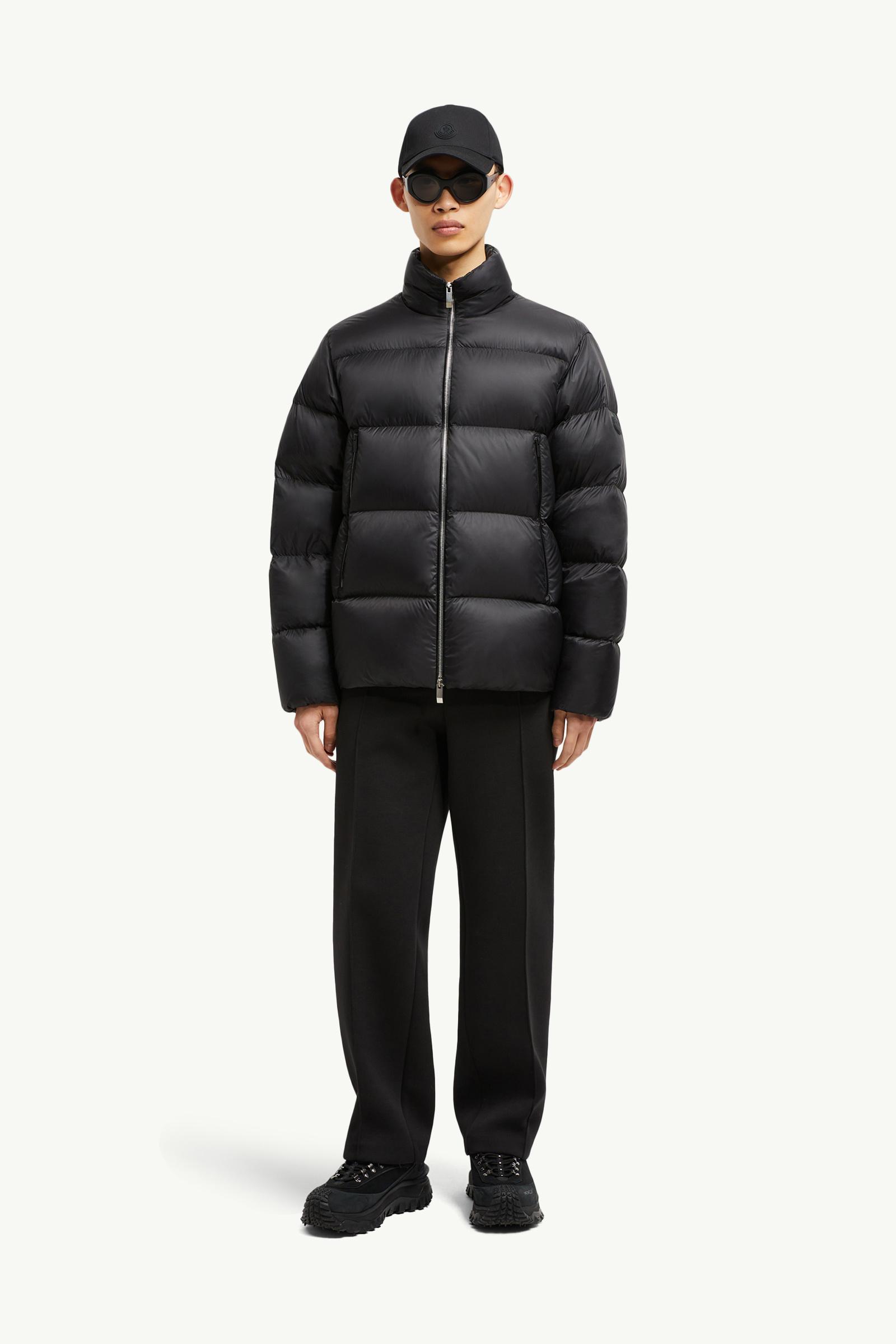 MONCLER ブラック ダウンジャケット 【公式通販】