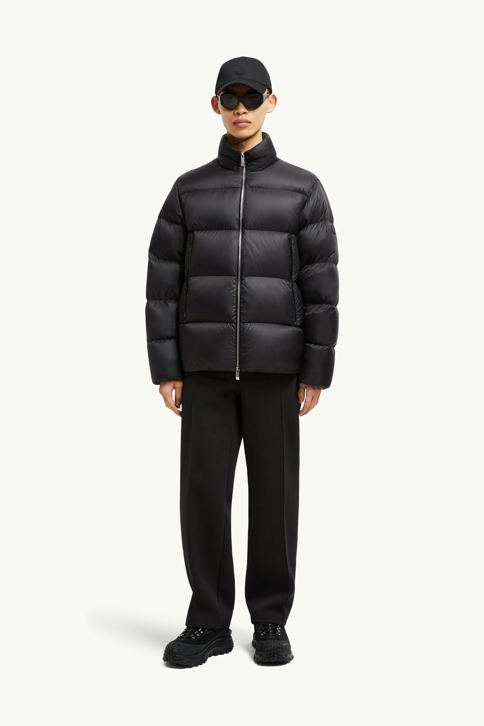 Tarn男士短款羽绒夹克外套 男士 黑色 Moncler 0