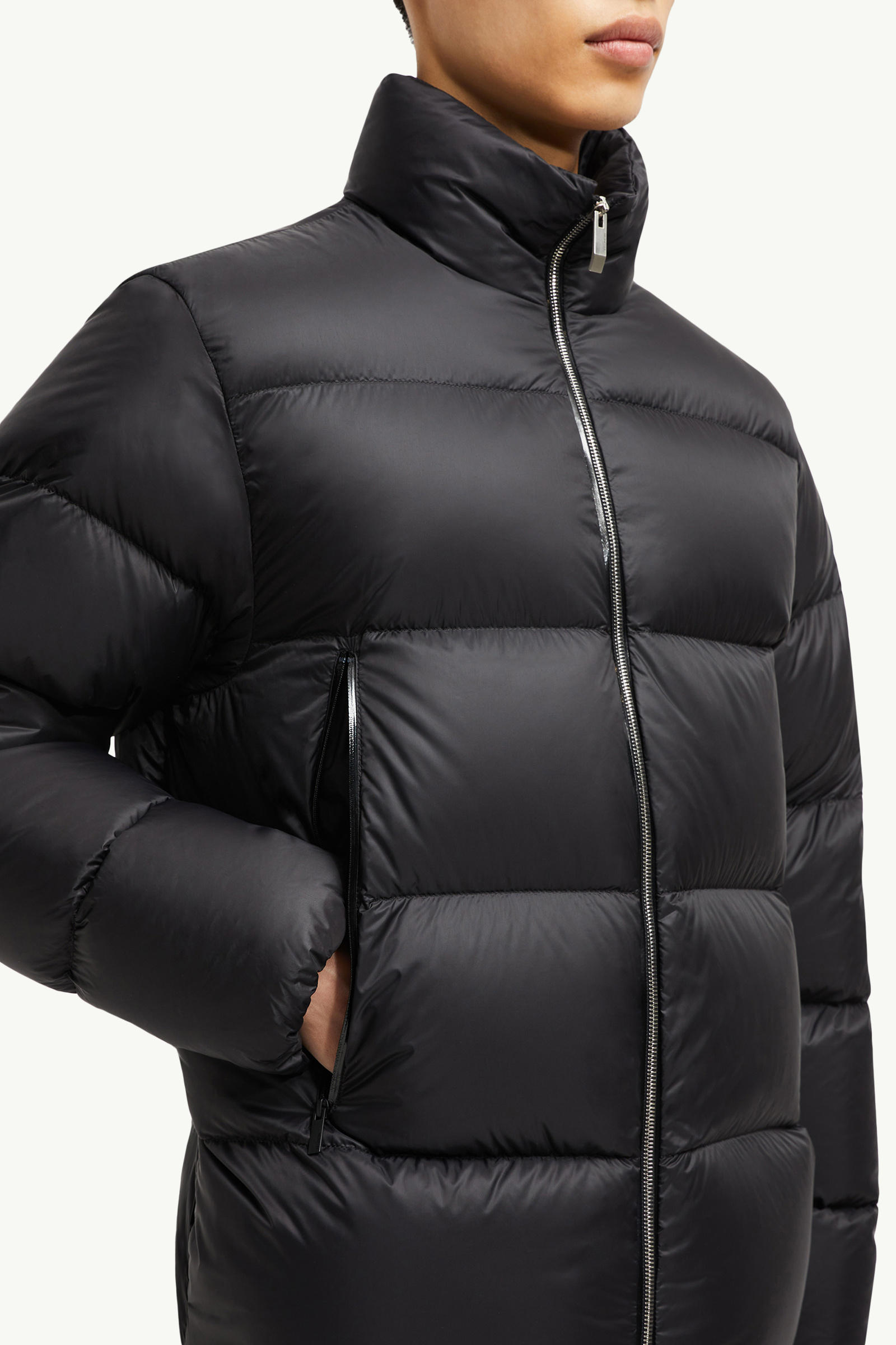 Tarn男士短款羽绒夹克外套 男士 黑色 Moncler 5