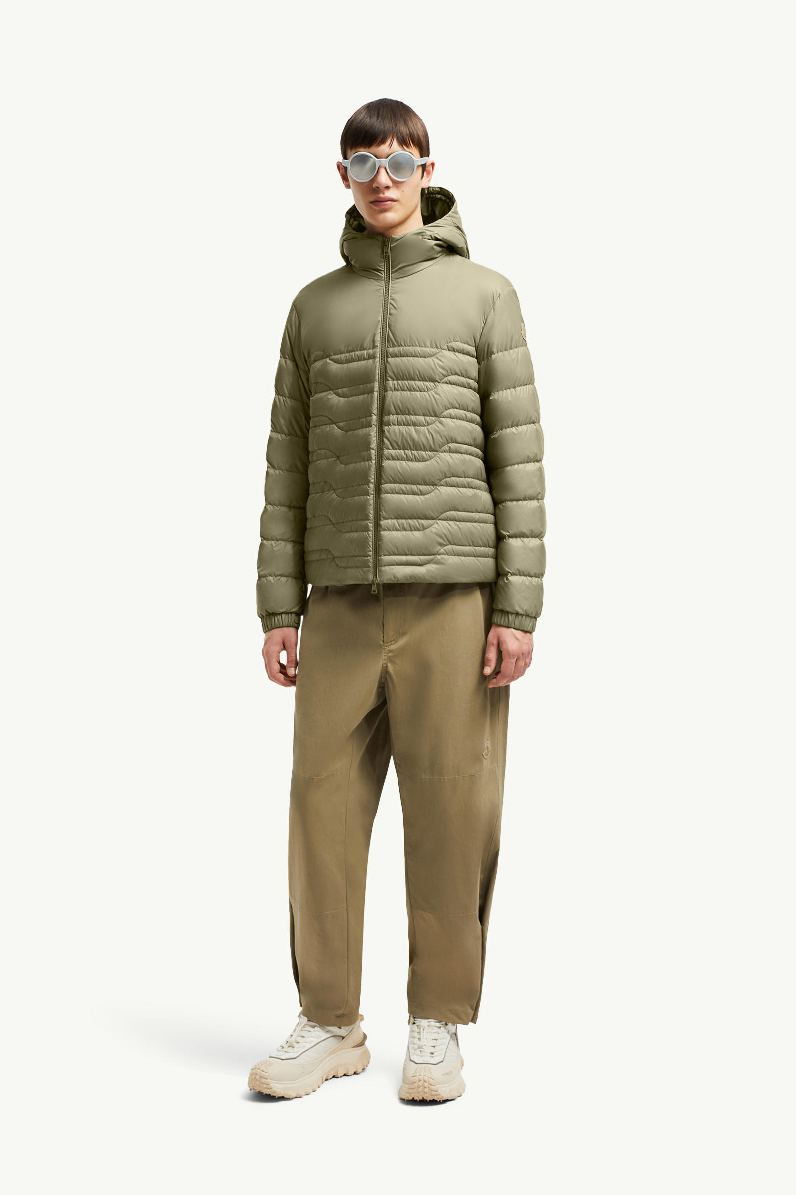 Piumino corto Aleso con cappuccio e trapuntatura geometrica Uomo Verde Oliva Moncler 0