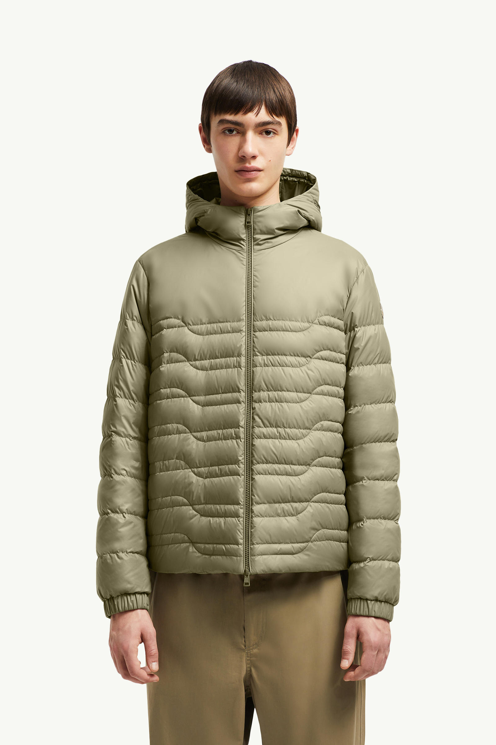 Piumino corto Aleso con cappuccio e trapuntatura geometrica Uomo Verde Oliva Moncler 3
