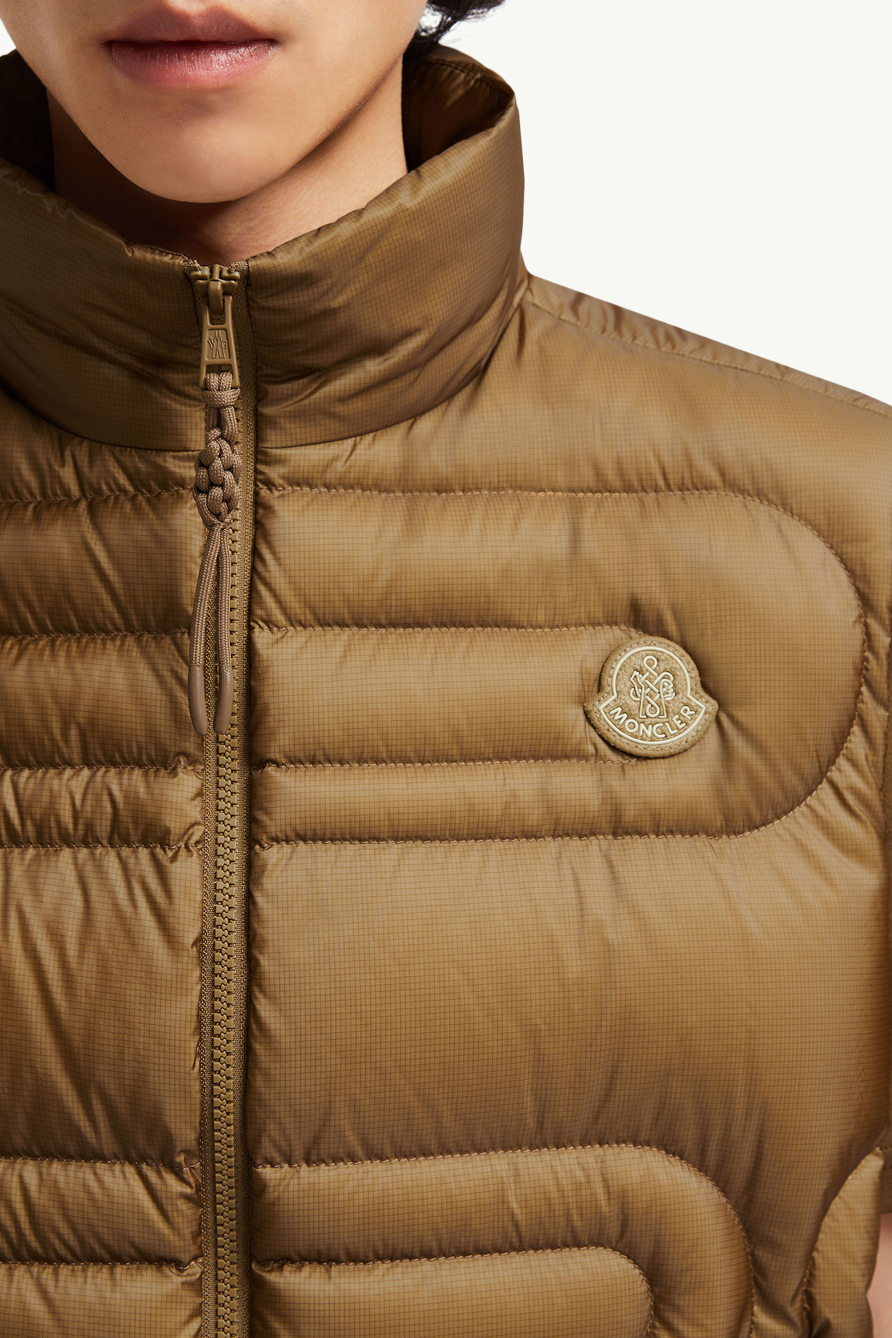 Emeishan蛇紋絎縫羽絨背心 男士 淺啡色 Moncler 6