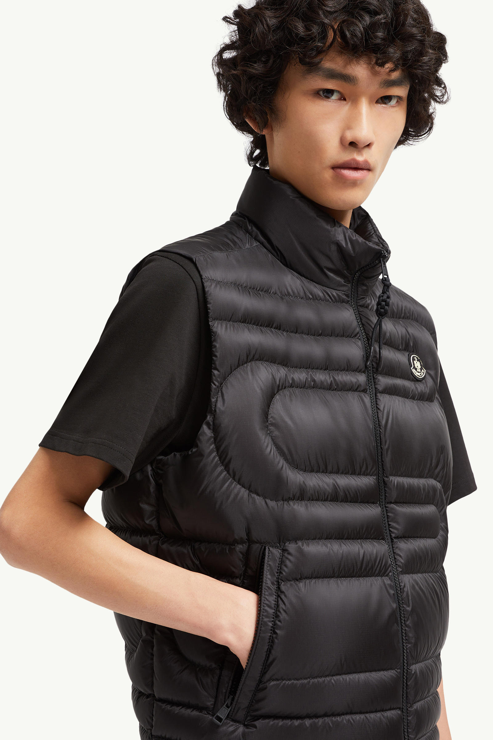 Doudoune sans manches matelassée effet serpent Emeishan Hommes Noir Moncler 5