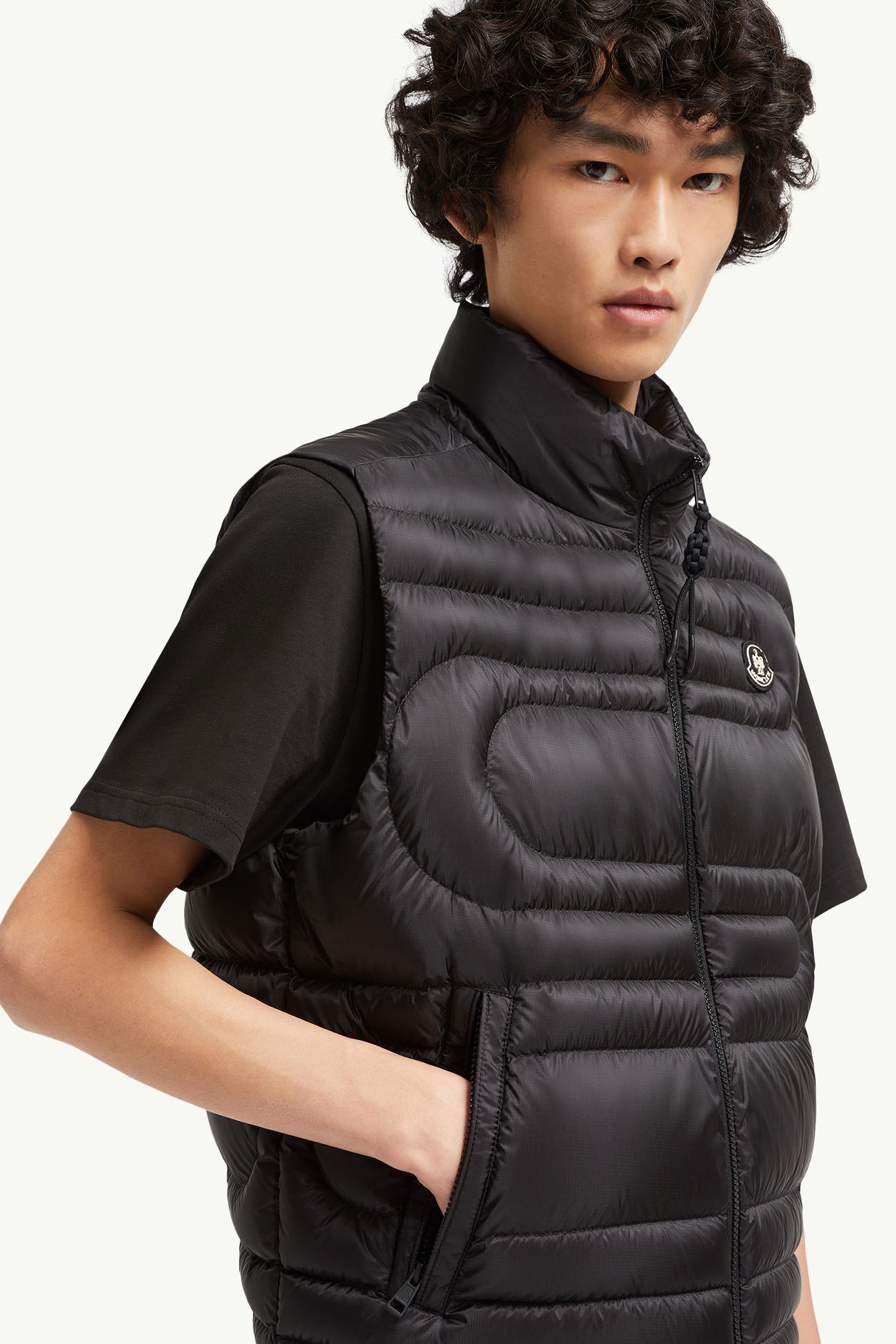 Emeishan蛇紋絎縫羽絨背心 男士 黑色 Moncler 5