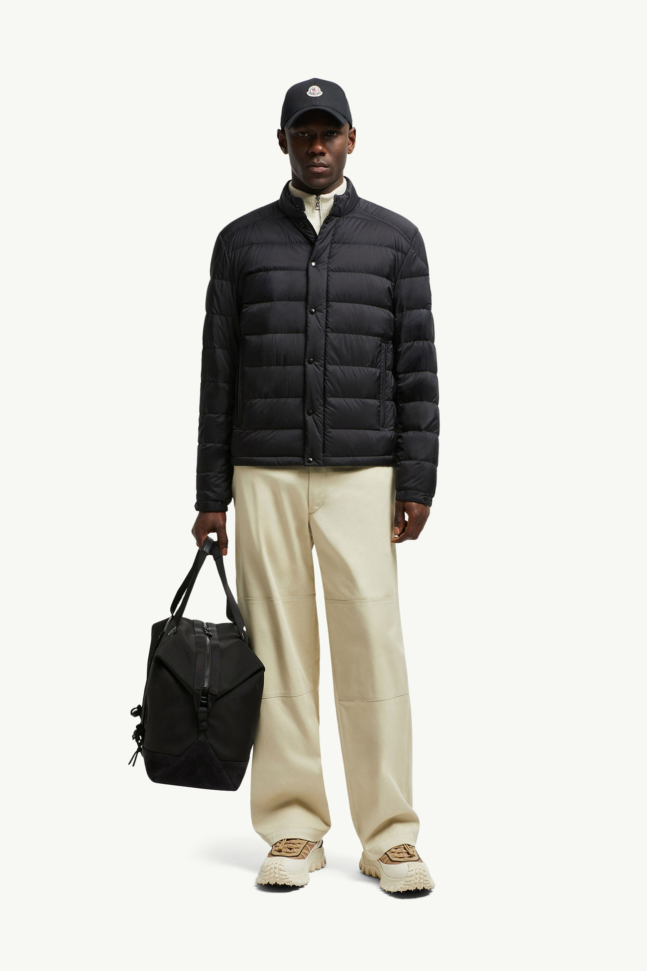 Selvesショートダウンジャケット メンズ ブラック Moncler 0