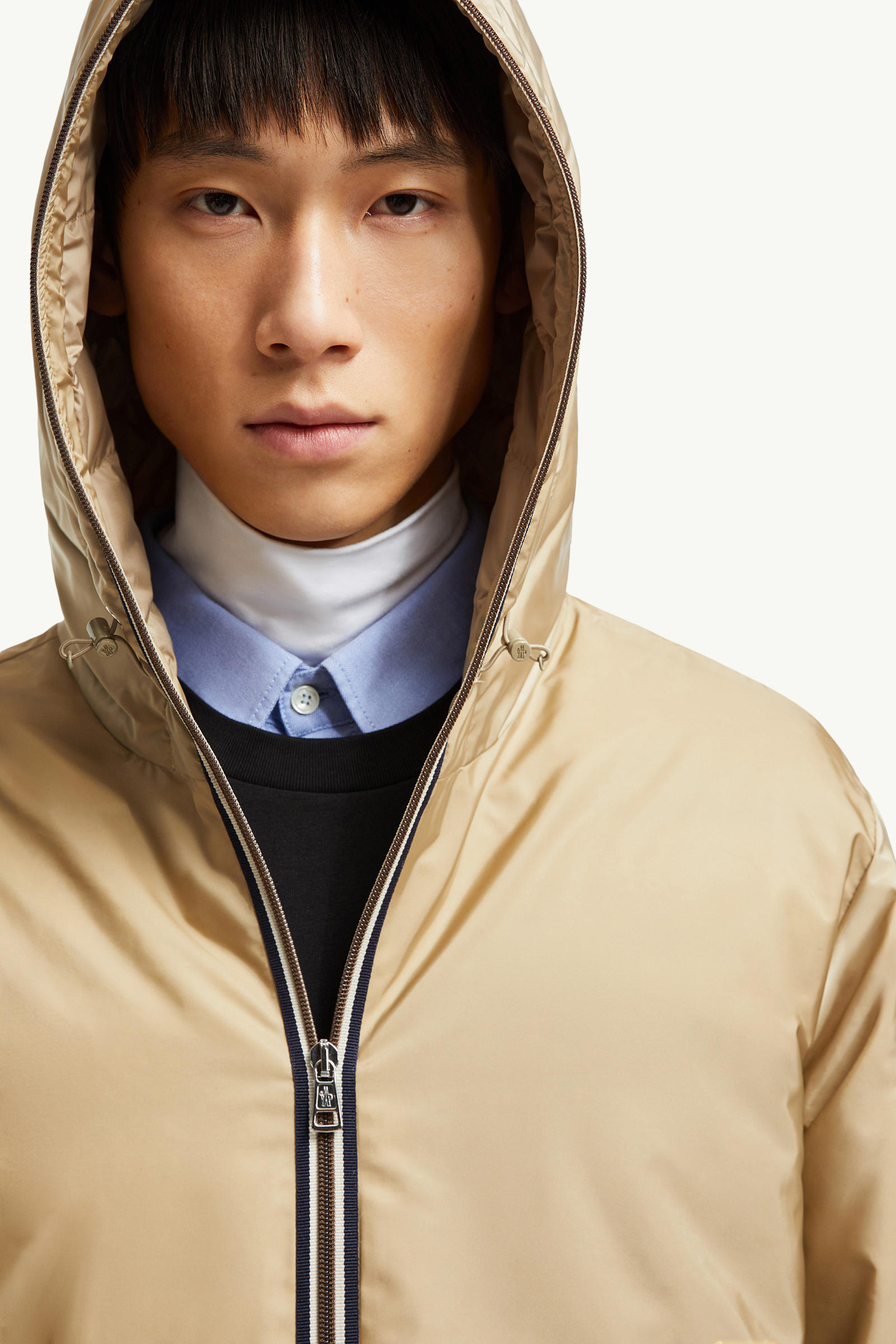 Plumífero corto con capucha Evettes Hombre Beige Arena Moncler 6