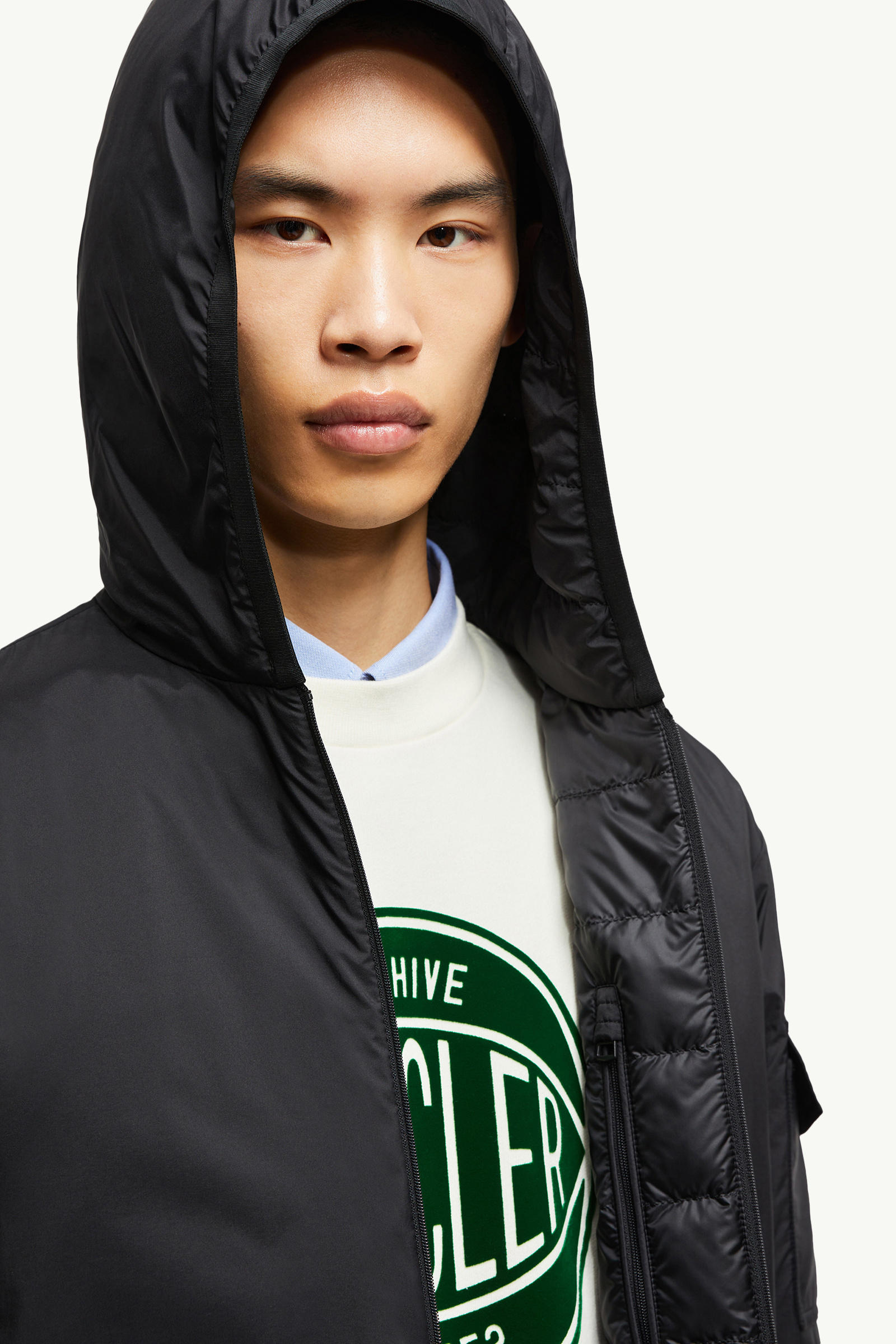 Piumino corto Monteynard con cappuccio Uomo Nero Moncler 6