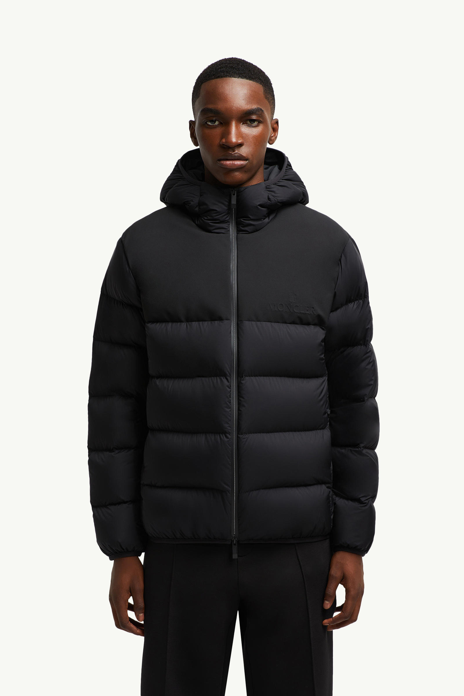 Veumont男士连帽短款羽绒夹克外套 男士 黑色 Moncler 3