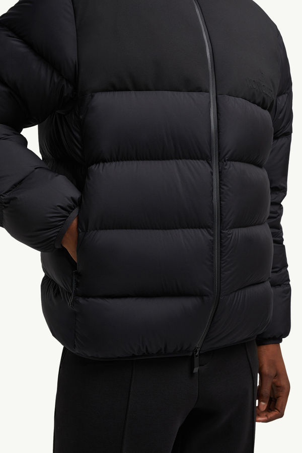 Veumont Hooded Short Down Jacket Men Black Moncler 5
