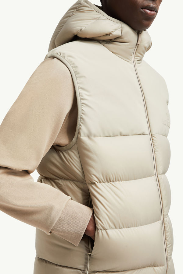 Bresse Hooded Down Gilet Men Light Beige Moncler 5