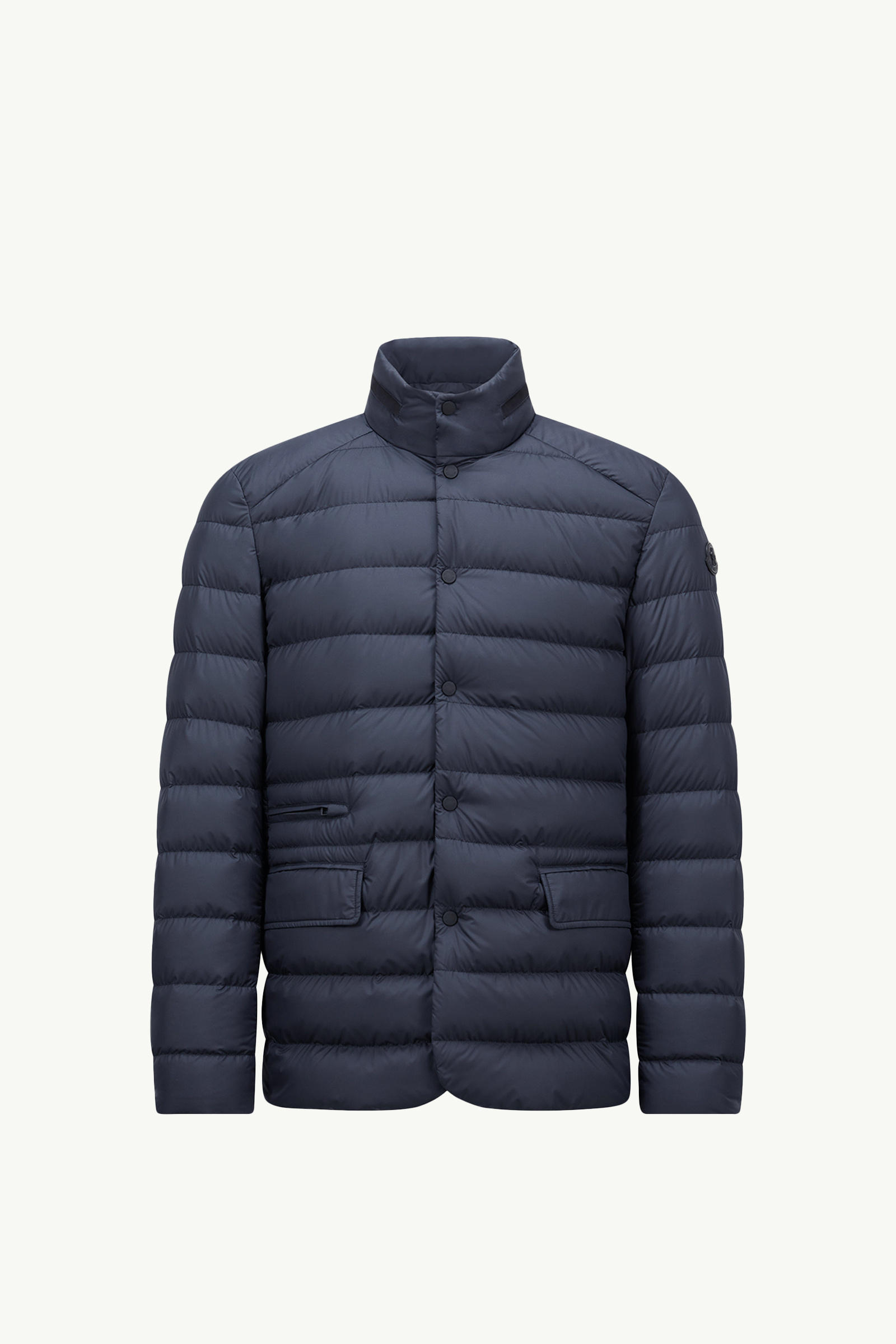 https://moncler-cdn.thron.com/api/v1/content-delivery/shares/dpx6uv/contents/K10911A00055597X2779_F/image/K10911A00055597X2779_F