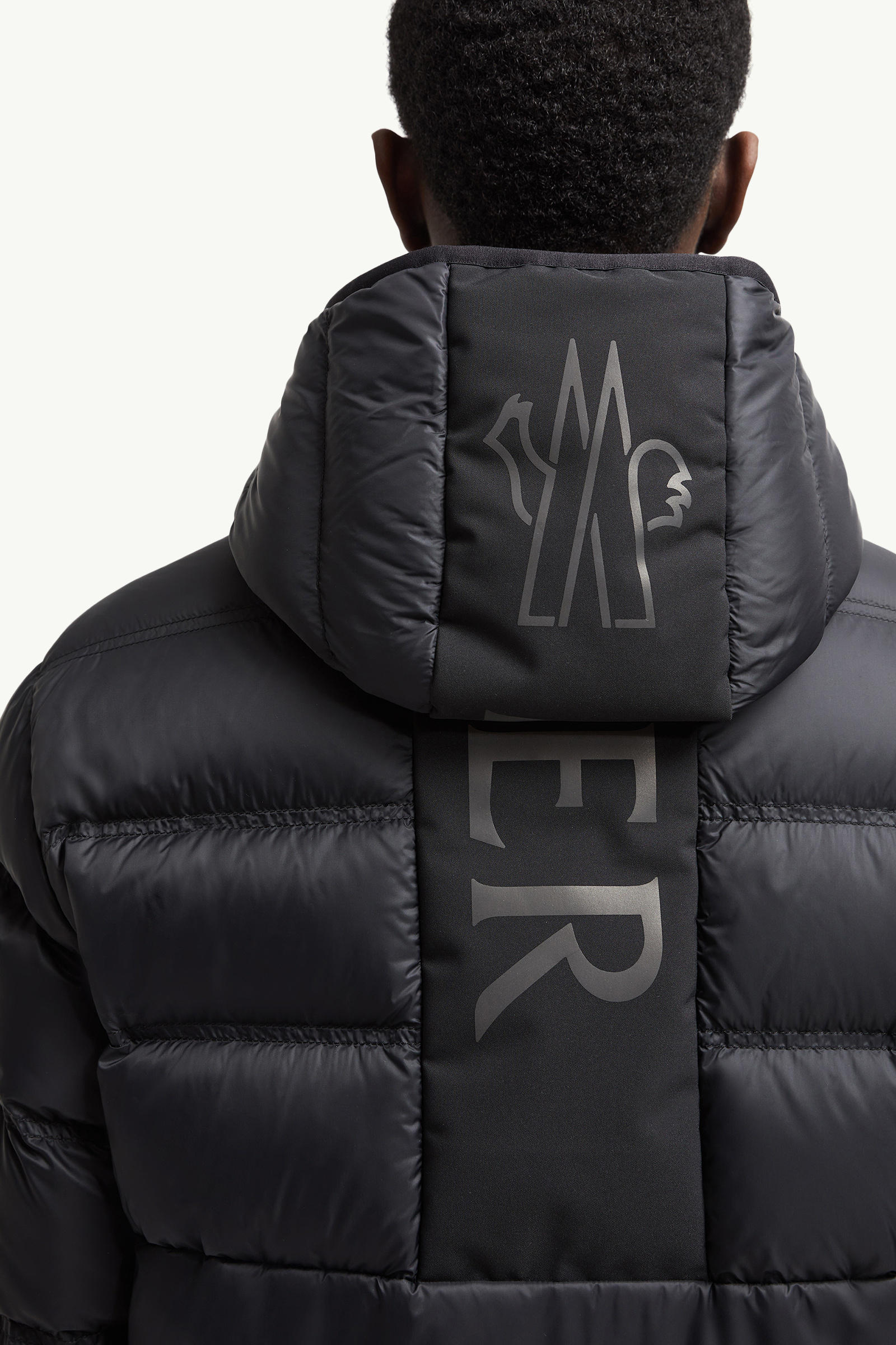 Gardy Hooded Short Down Jacket Men Black Moncler 7