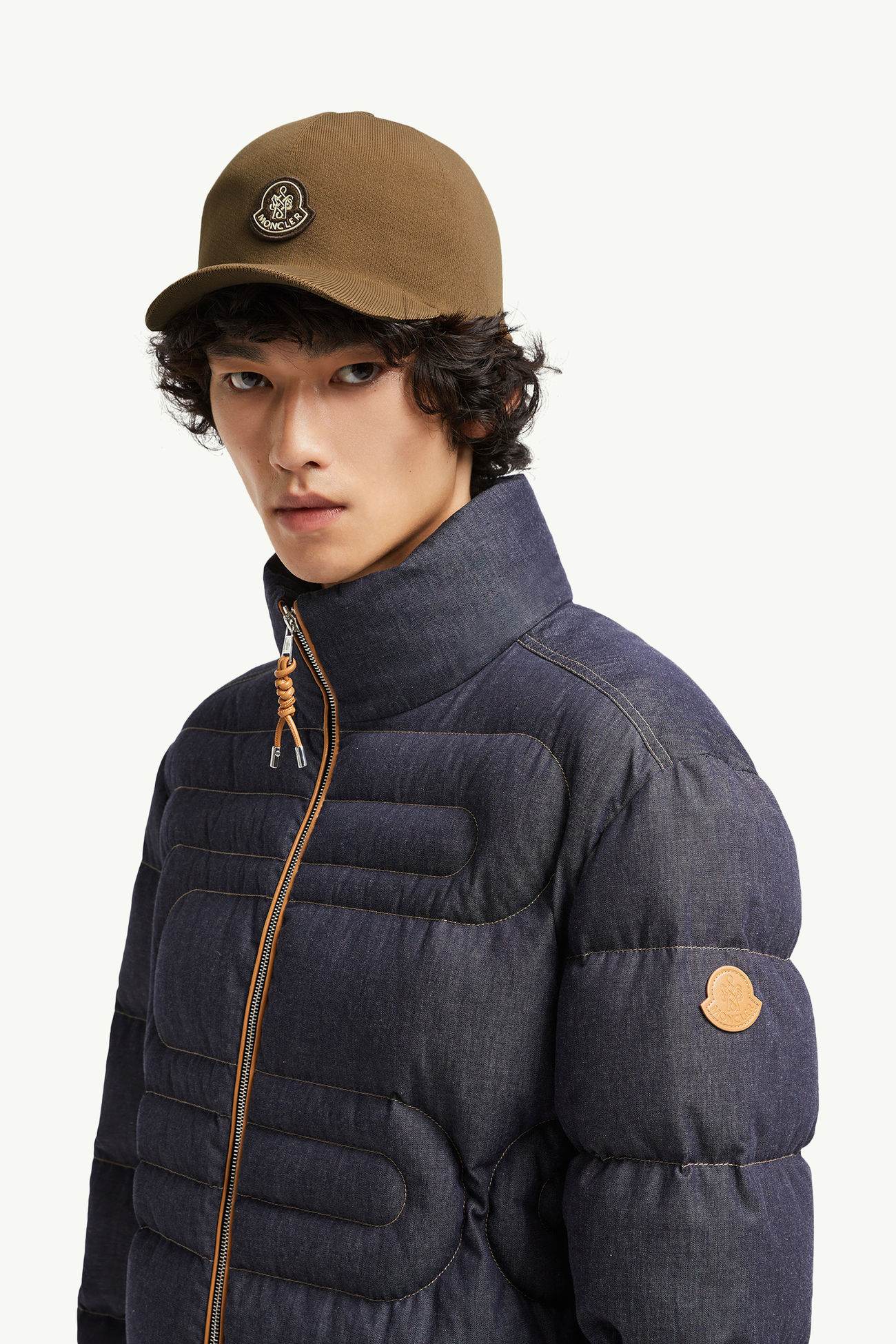 Xiaohai kurze Daunenjacke aus Denim mit Schlangen-Steppung Herren Jeansblau Moncler 1