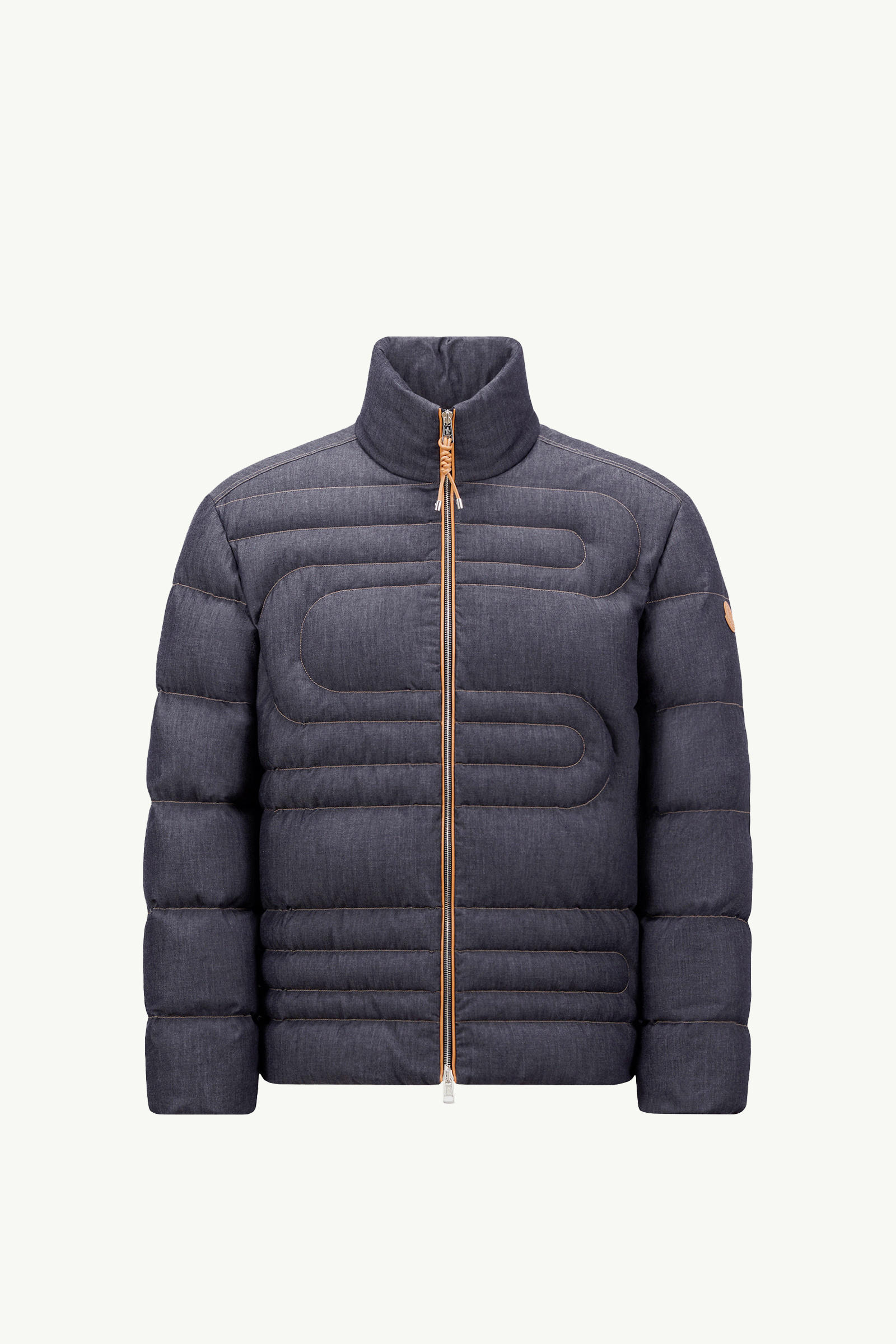 https://moncler-cdn.thron.com/api/v1/content-delivery/shares/dpx6uv/contents/K10911A000755499D77A_F/image/K10911A000755499D77A_F