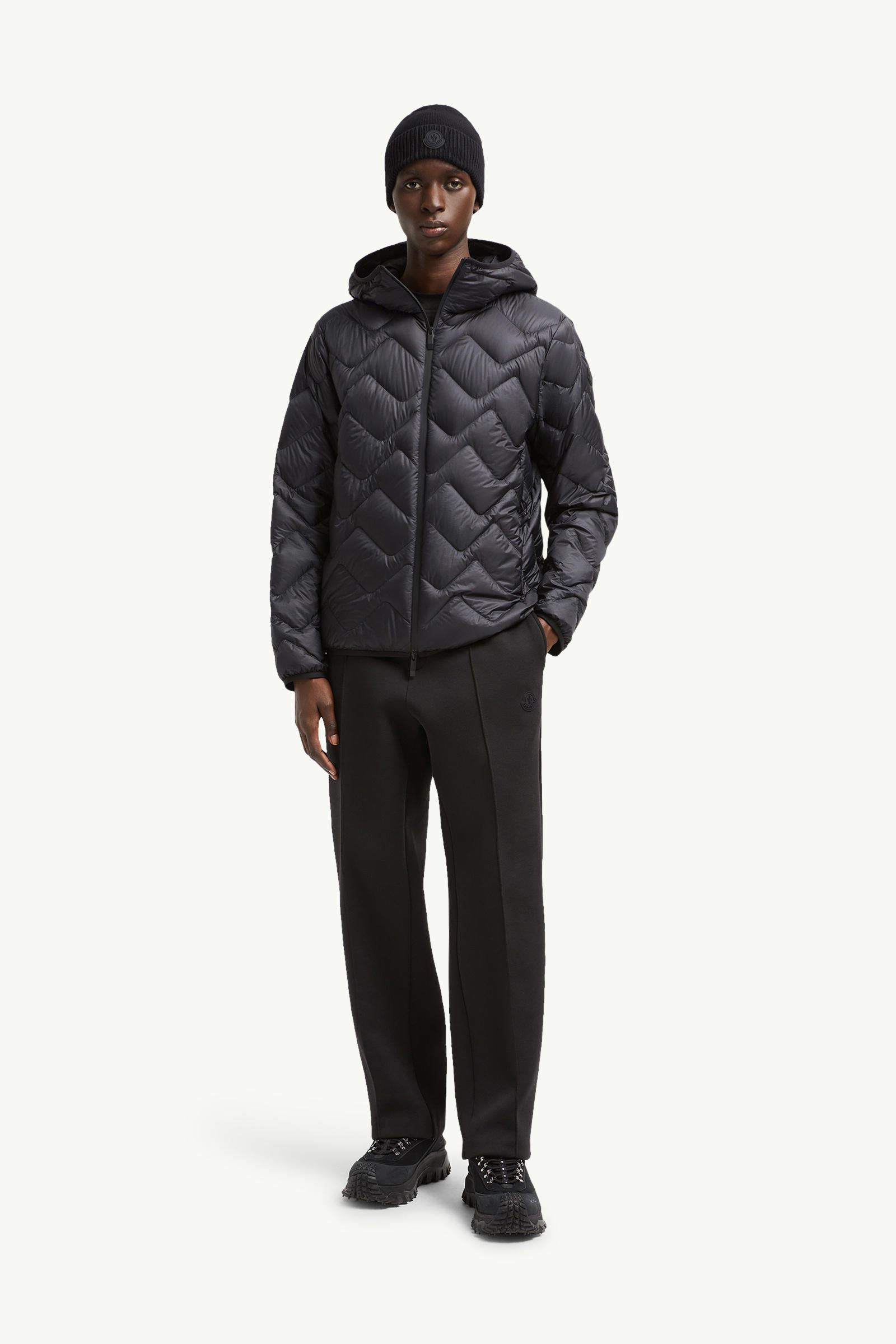 Bimont wellenförmig gesteppte kurze Daunenjacke mit Kapuze Herren Schwarz Moncler 0