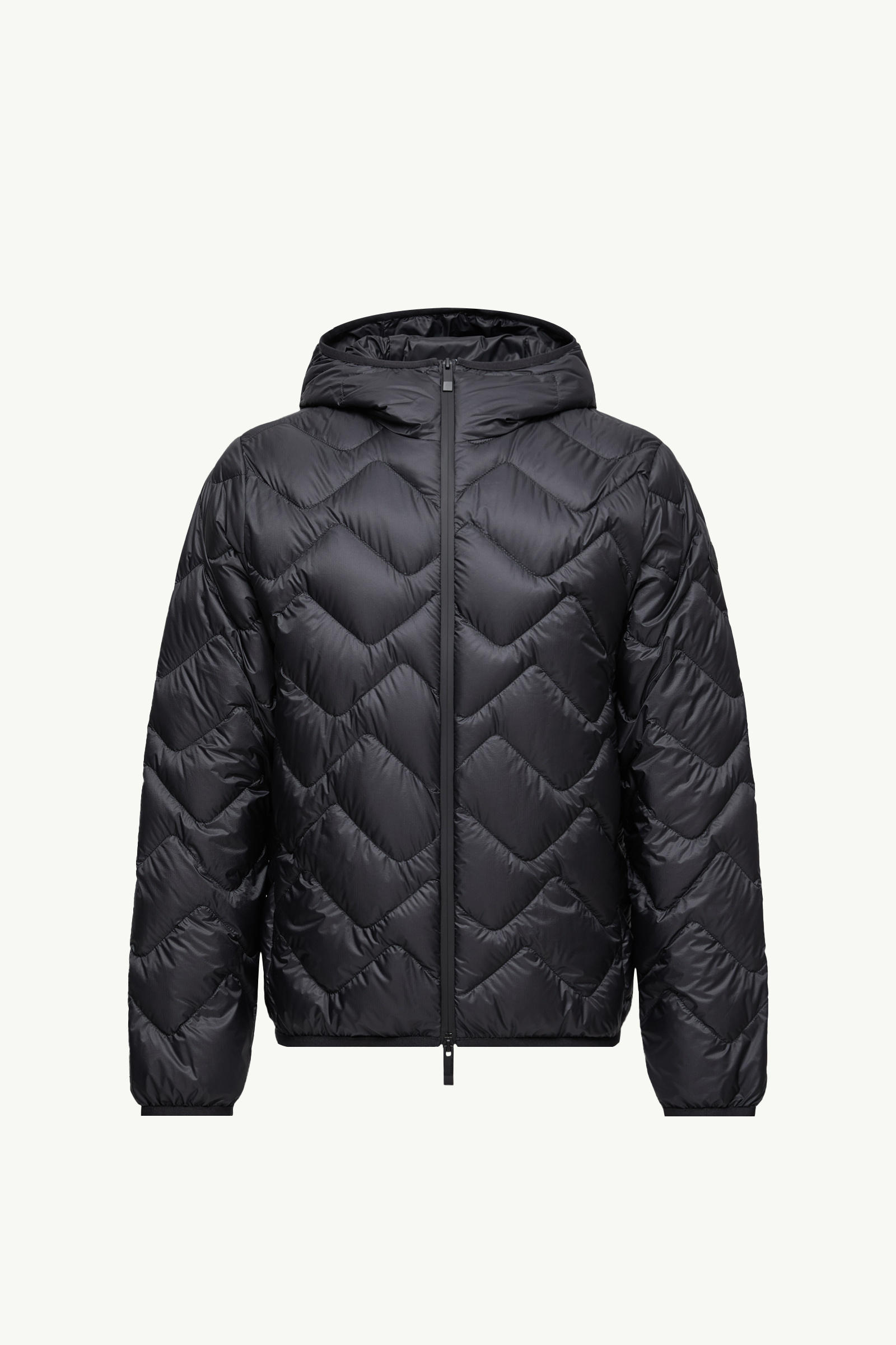 https://moncler-cdn.thron.com/api/v1/content-delivery/shares/dpx6uv/contents/K10911A0007659879999_F/image/K10911A0007659879999_F