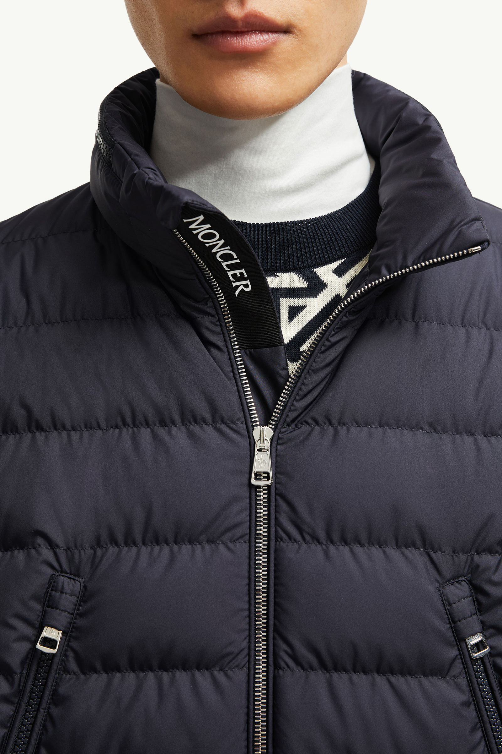 Alfit kurze Daunenjacke mit Kapuze Herren Navyblau Moncler 6