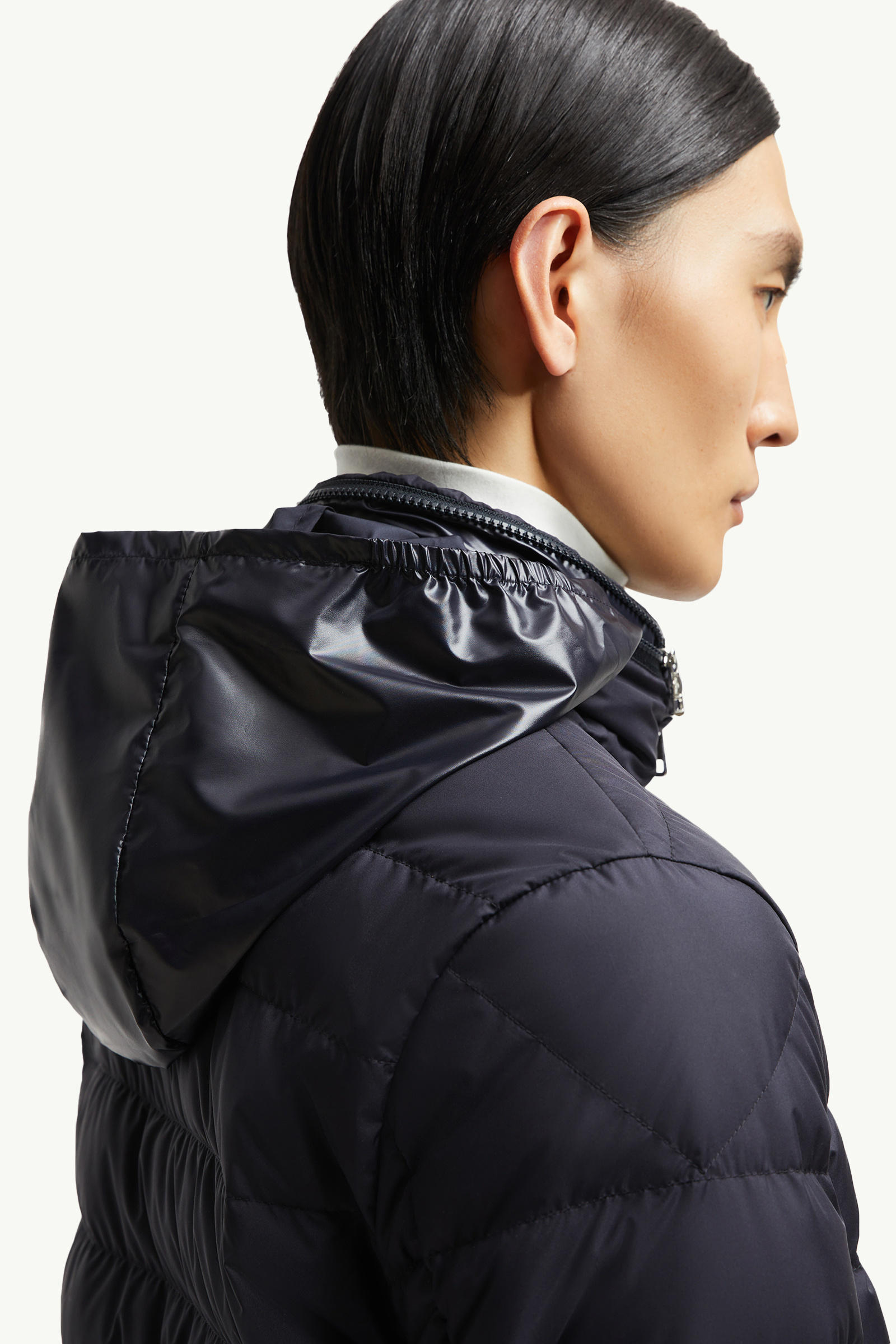 Alfit kurze Daunenjacke mit Kapuze Herren Navyblau Moncler 7