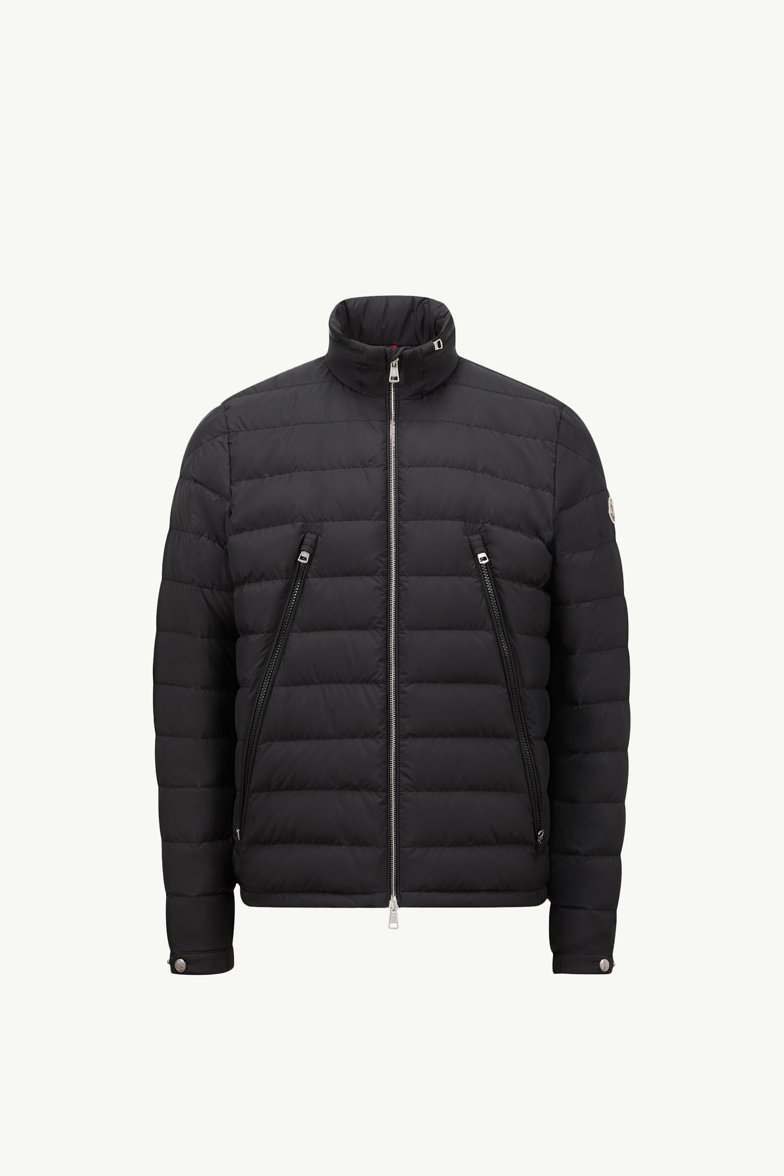 https://moncler-cdn.thron.com/api/v1/content-delivery/shares/dpx6uv/contents/K10911A0009354A81998_F/image/K10911A0009354A81998_F
