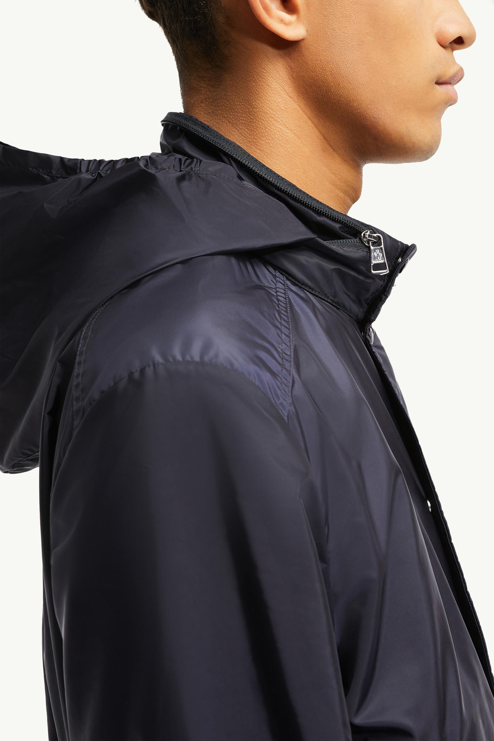 Montriond Hooded Windbreaker Men Navy Blue Moncler 7