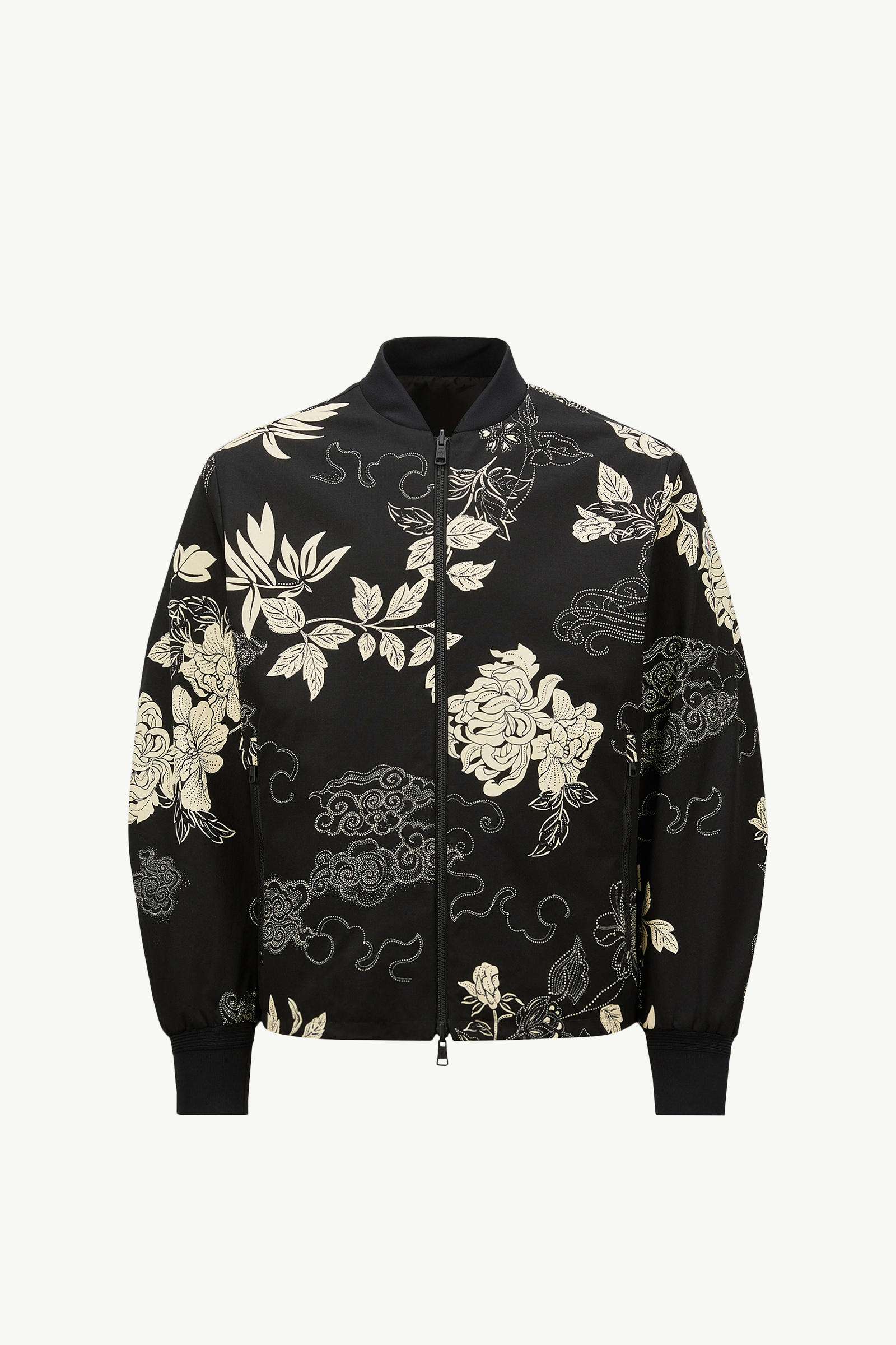 https://moncler-cdn.thron.com/api/v1/content-delivery/shares/dpx6uv/contents/K10911A00133598FLF90_F/image/K10911A00133598FLF90_F