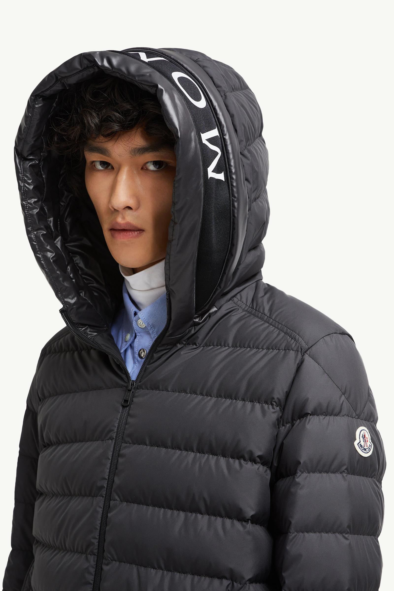 Chevrerie Hooded Short Down Jacket Men Black Moncler 1